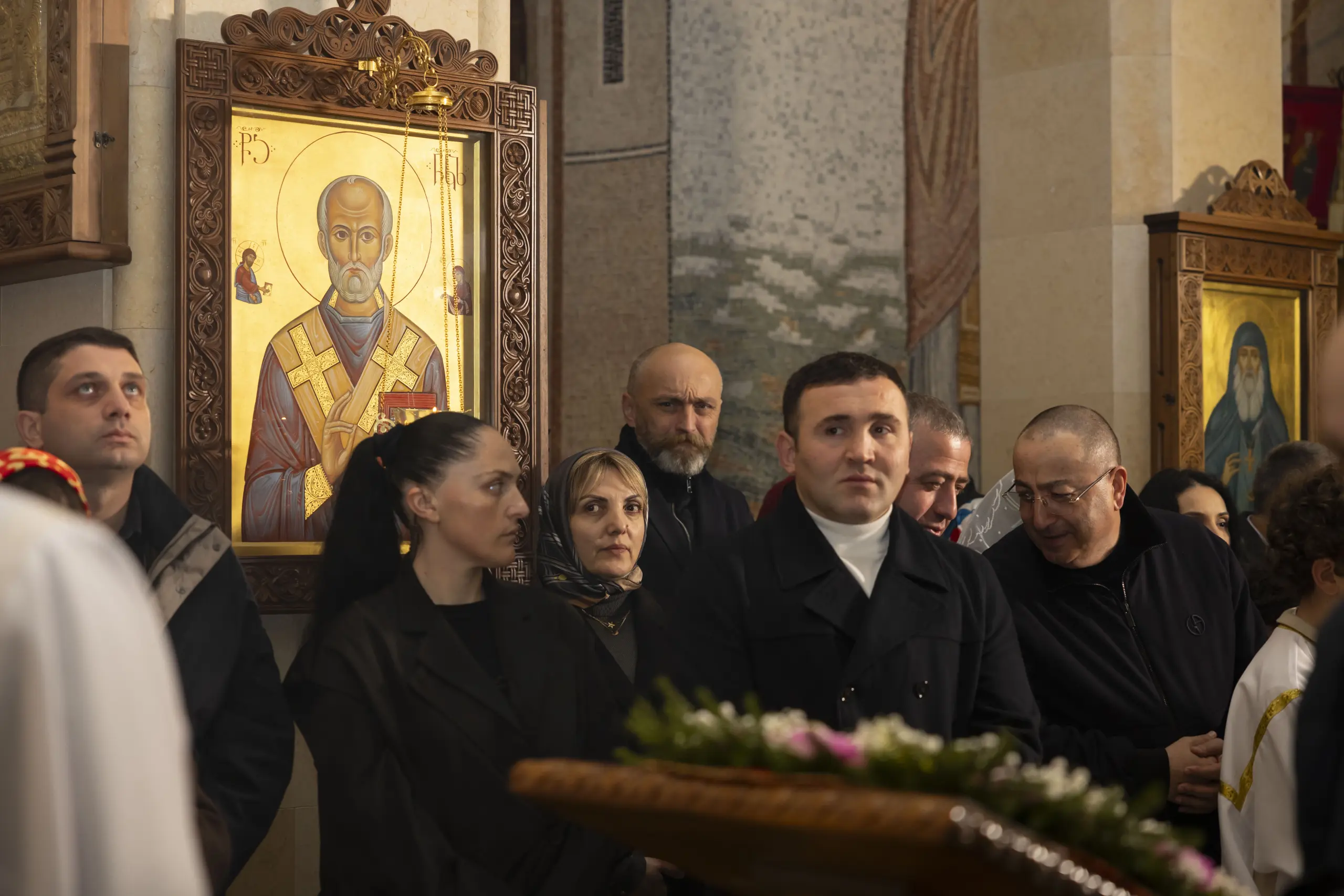 აჭარის უმაღლესი საბჭოსა და მთავრობის თავმჯდომარეები - ცოტნე ანანიძე და სულხან თამაზაშვილი სააღდგომო ლიტურგიას დაესწრნენ