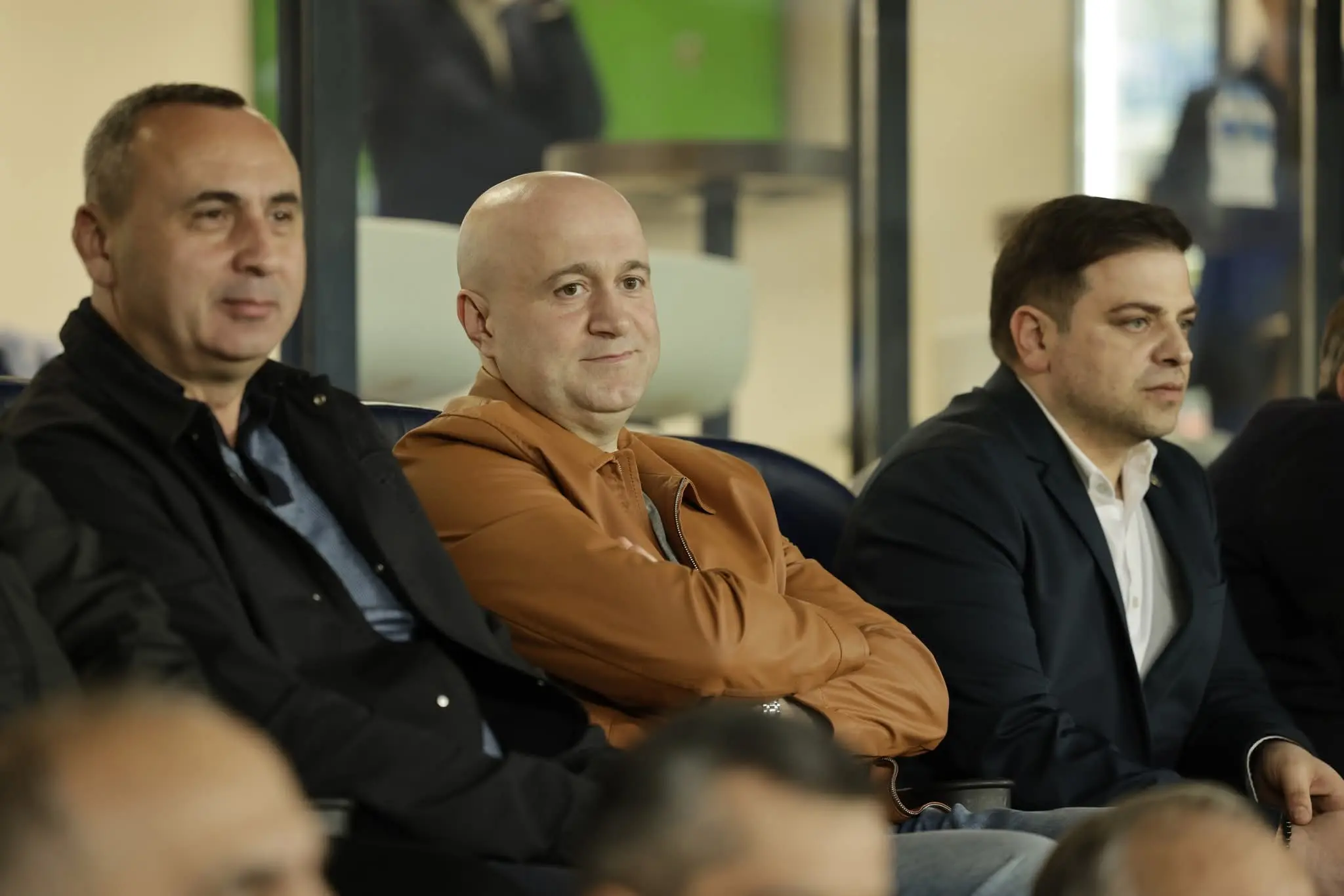 აჭარის უმაღლესი საბჭოსა და მთავრობის თავმჯდომარეები - ცოტნე ანანიძე და სულხან თამაზაშვილი, უმაღლესი საბჭოს წევრებთან ერთად, საფეხბურთო კლუბ „დინამო ბათუმის“ თამაშს დაესწრნენ