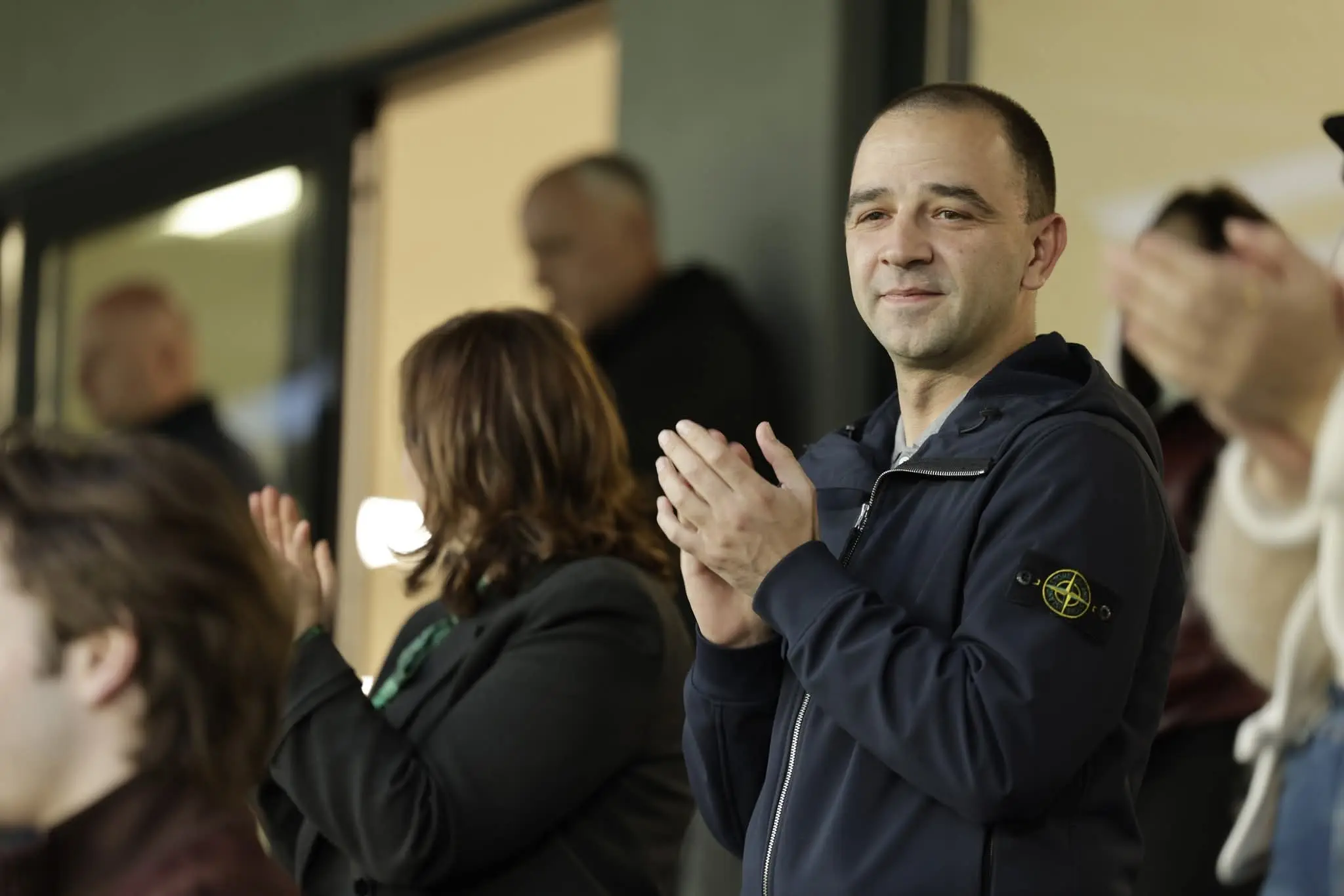 აჭარის უმაღლესი საბჭოსა და მთავრობის თავმჯდომარეები - ცოტნე ანანიძე და სულხან თამაზაშვილი, უმაღლესი საბჭოს წევრებთან ერთად, საფეხბურთო კლუბ „დინამო ბათუმის“ თამაშს დაესწრნენ