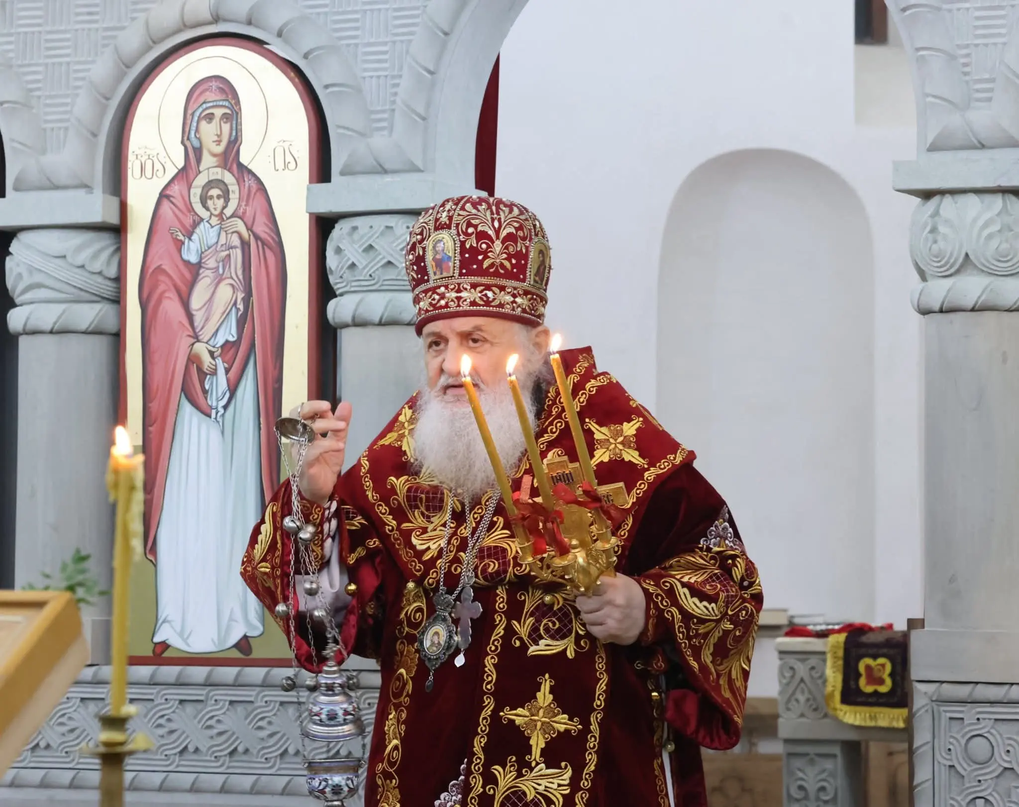 აჭარის უმაღლესი საბჭოსა და მთავრობის თავმჯდომარეები - ცოტნე ანანიძე და სულხან თამაზაშვილი სააღდგომო ლიტურგიას დაესწრნენ