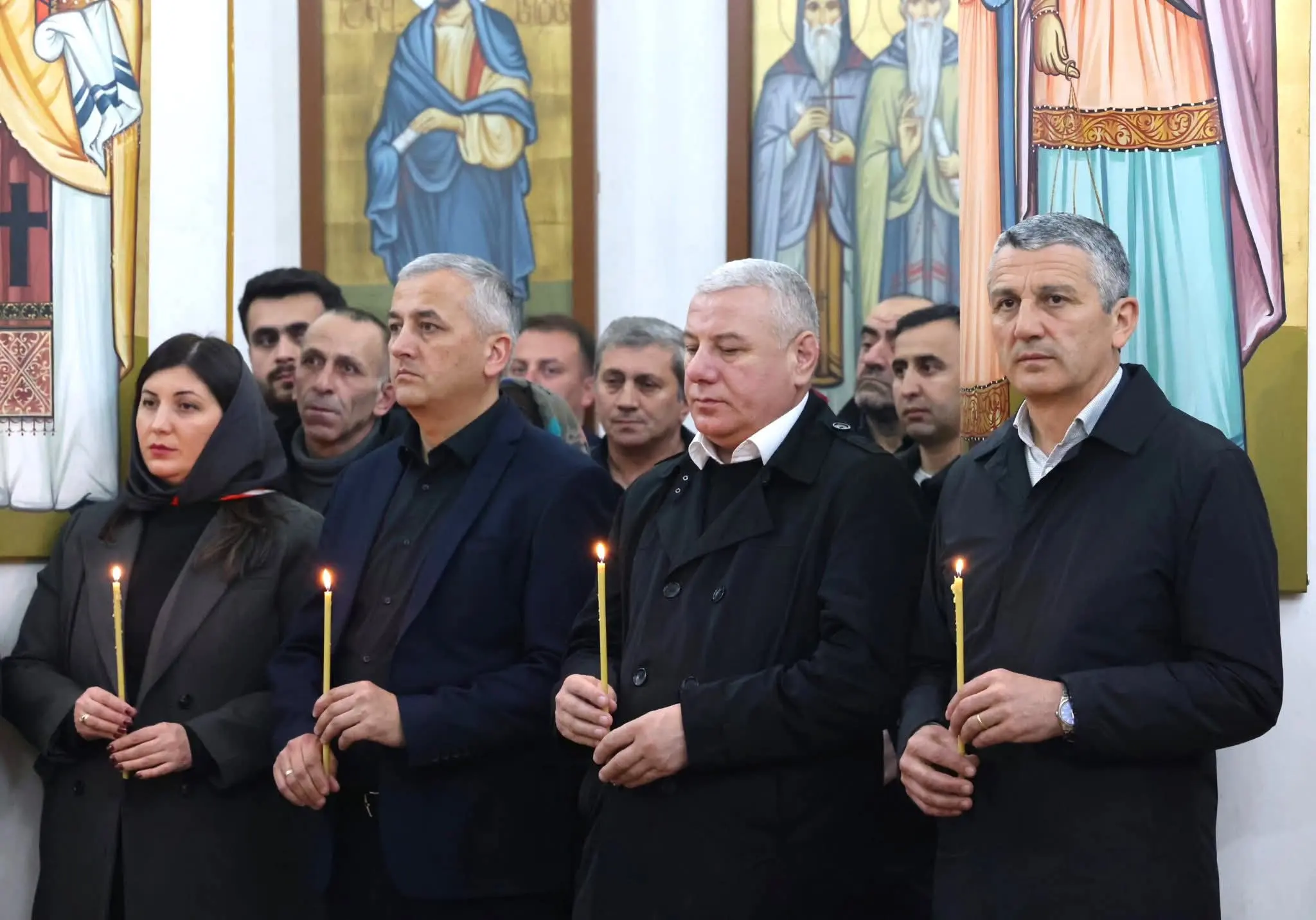 აჭარის უმაღლესი საბჭოსა და მთავრობის თავმჯდომარეები - ცოტნე ანანიძე და სულხან თამაზაშვილი სააღდგომო ლიტურგიას დაესწრნენ
