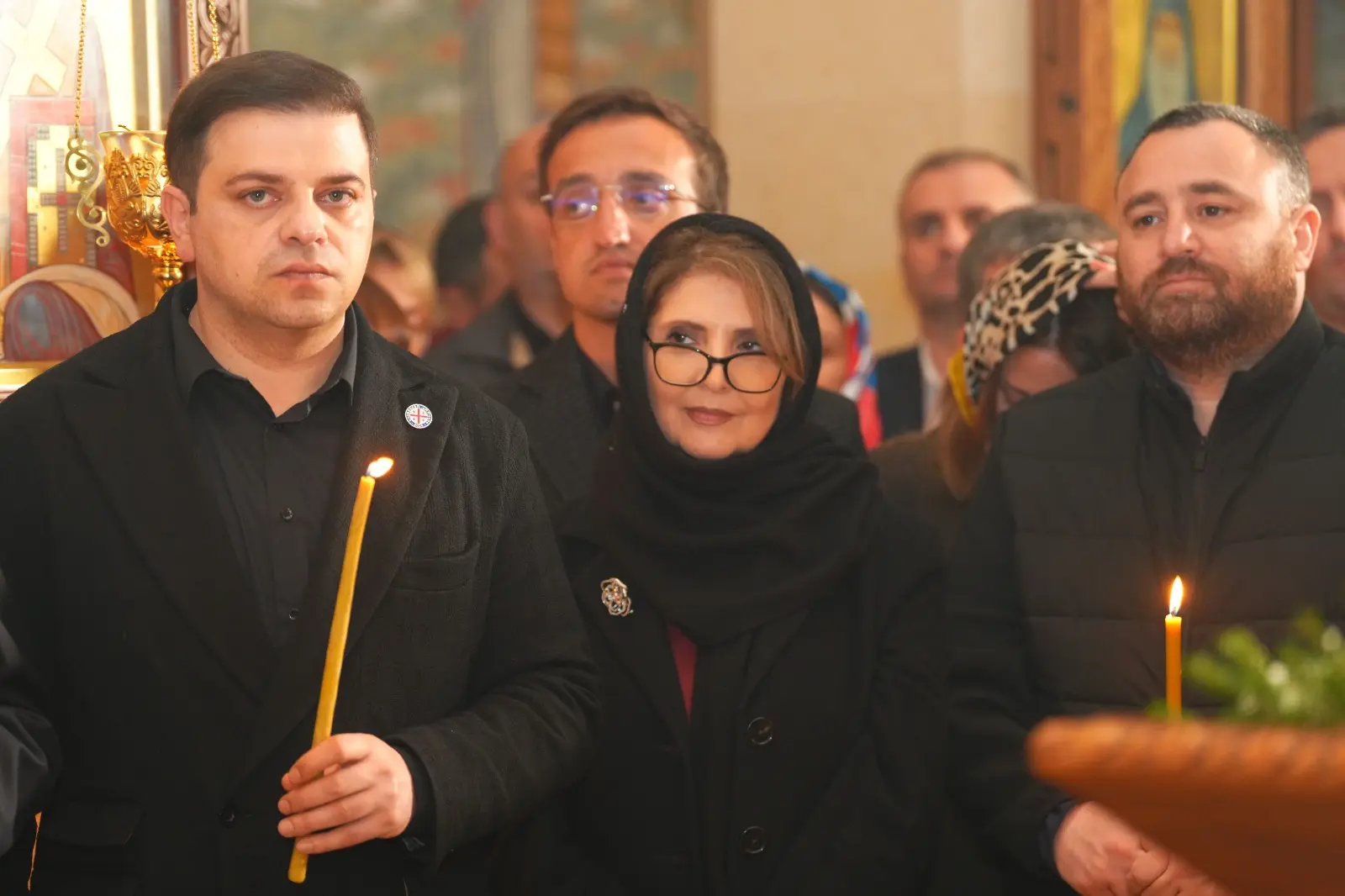 აჭარის უმაღლესი საბჭოსა და მთავრობის თავმჯდომარეები - ცოტნე ანანიძე და სულხან თამაზაშვილი სააღდგომო ლიტურგიას დაესწრნენ