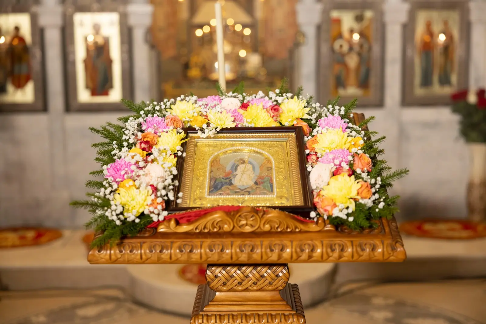 აჭარის უმაღლესი საბჭოსა და მთავრობის თავმჯდომარეები - ცოტნე ანანიძე და სულხან თამაზაშვილი სააღდგომო ლიტურგიას დაესწრნენ