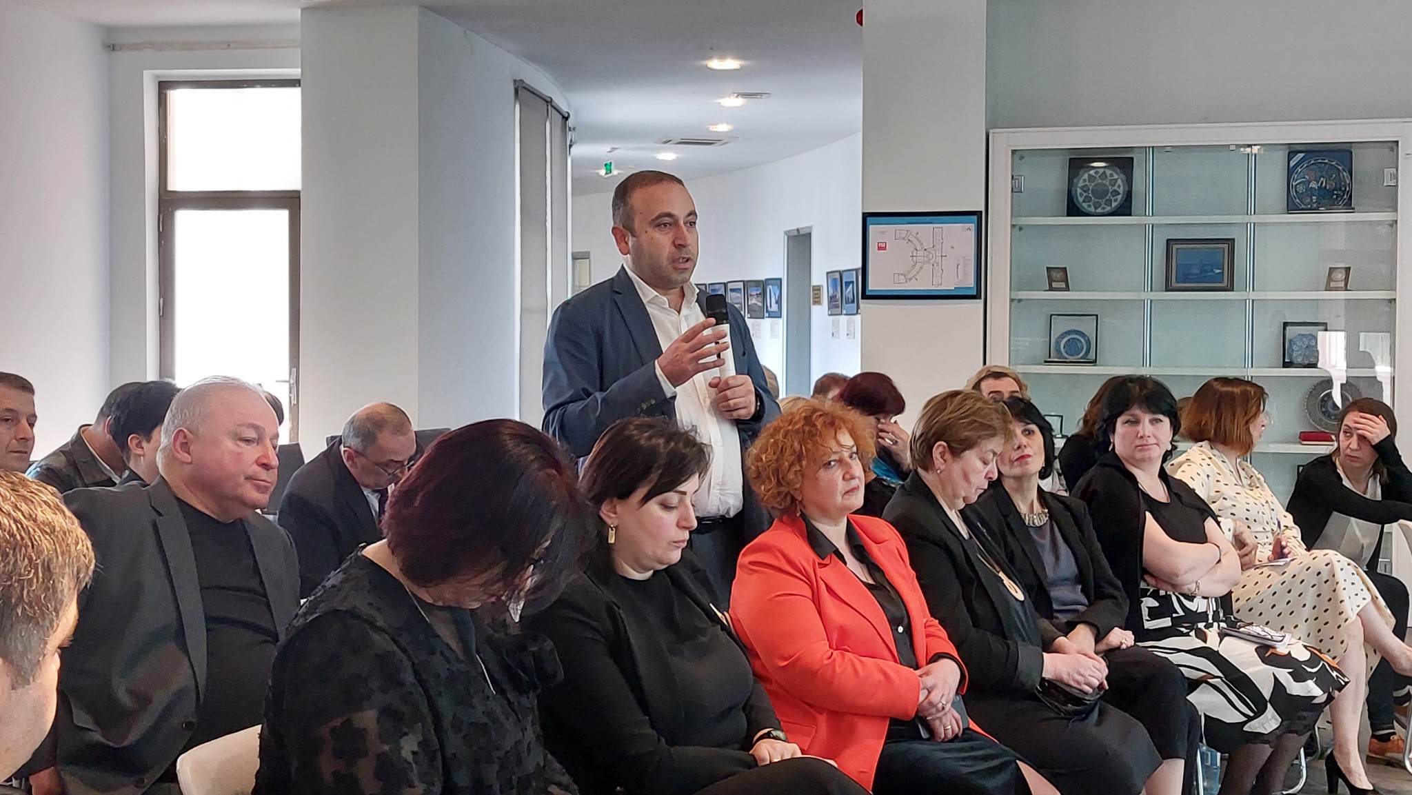 პარლამენტის ჯანმრთელობის დაცვისა და სოციალურ საკითხთა კომიტეტის მორიგი სამუშაო შეხვედრა გაიმართა