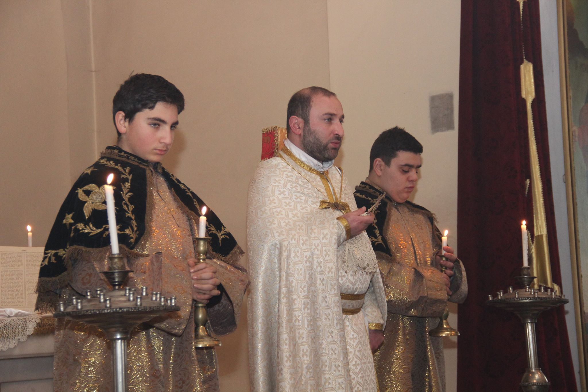 სომხურმა ეკლესიამ შობის და ნათლისღების დღესასწაულები აღნიშნა