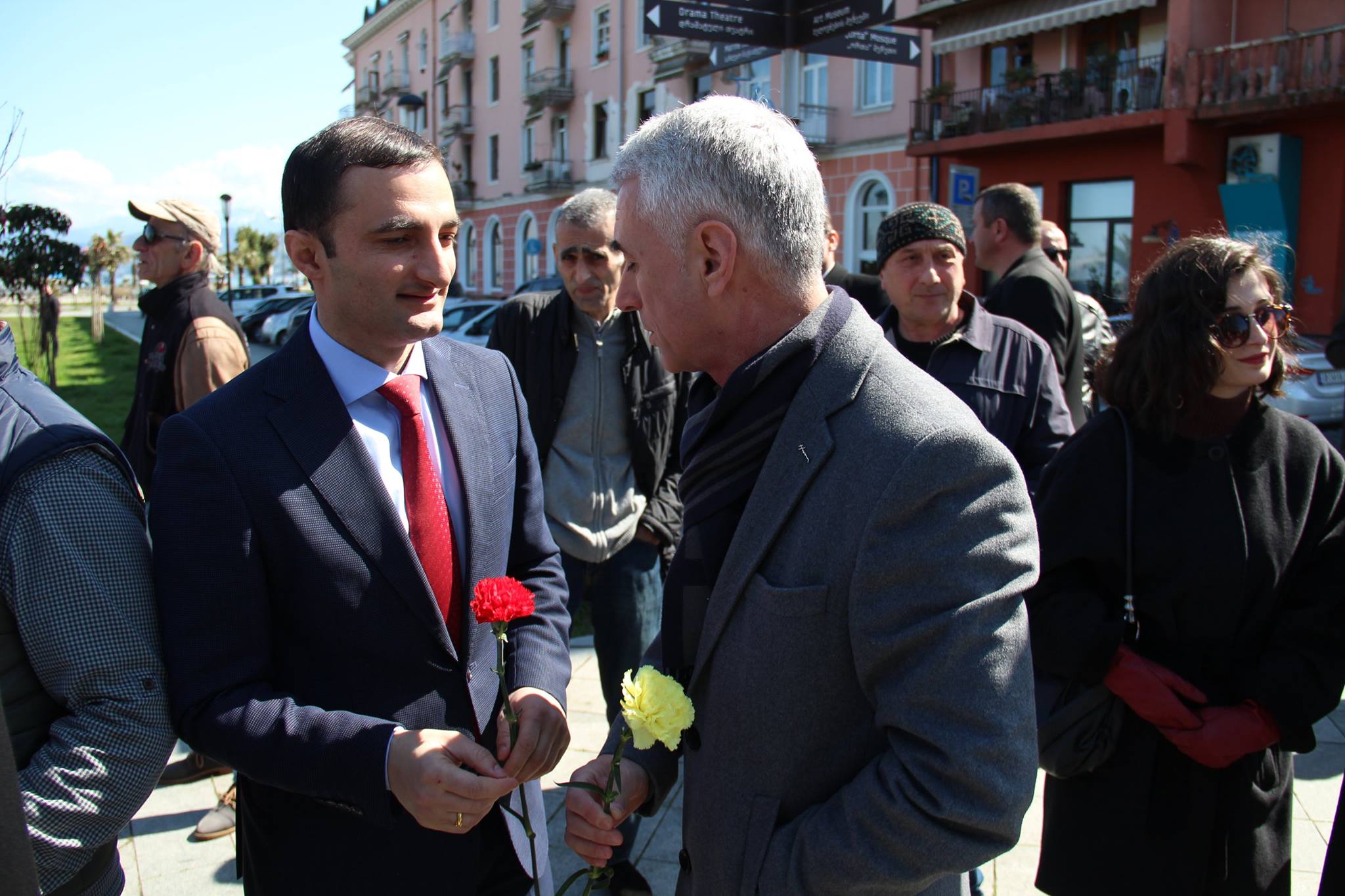 გმირულად დაღუპულებს პატივი მიაგეს