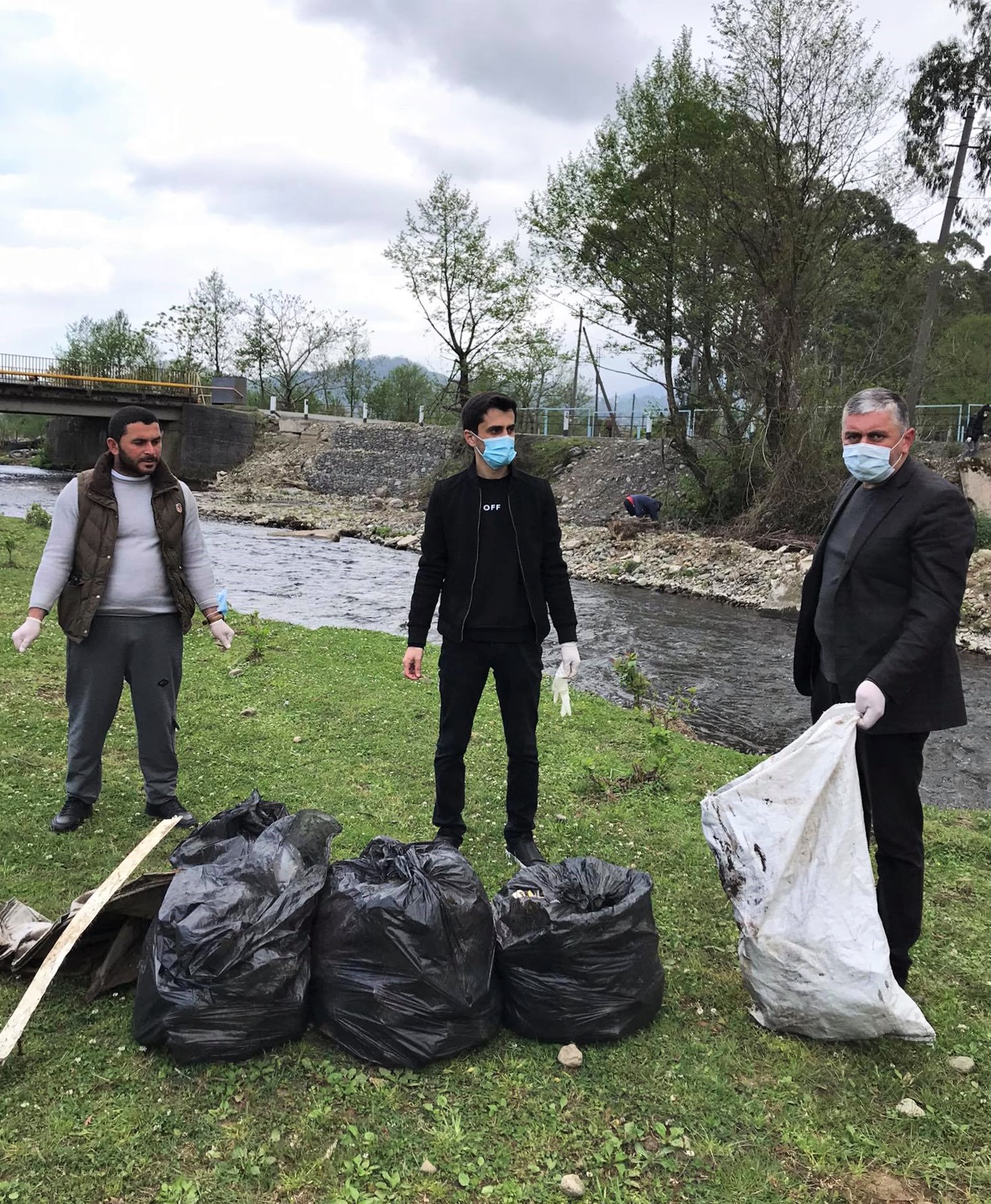 ფრიდონ ფუტკარაძე სამაჟორიტარო ოლქში დედამიწის დღისადმი მიძღვნილ ღონისძიებებში მონაწილეობდა