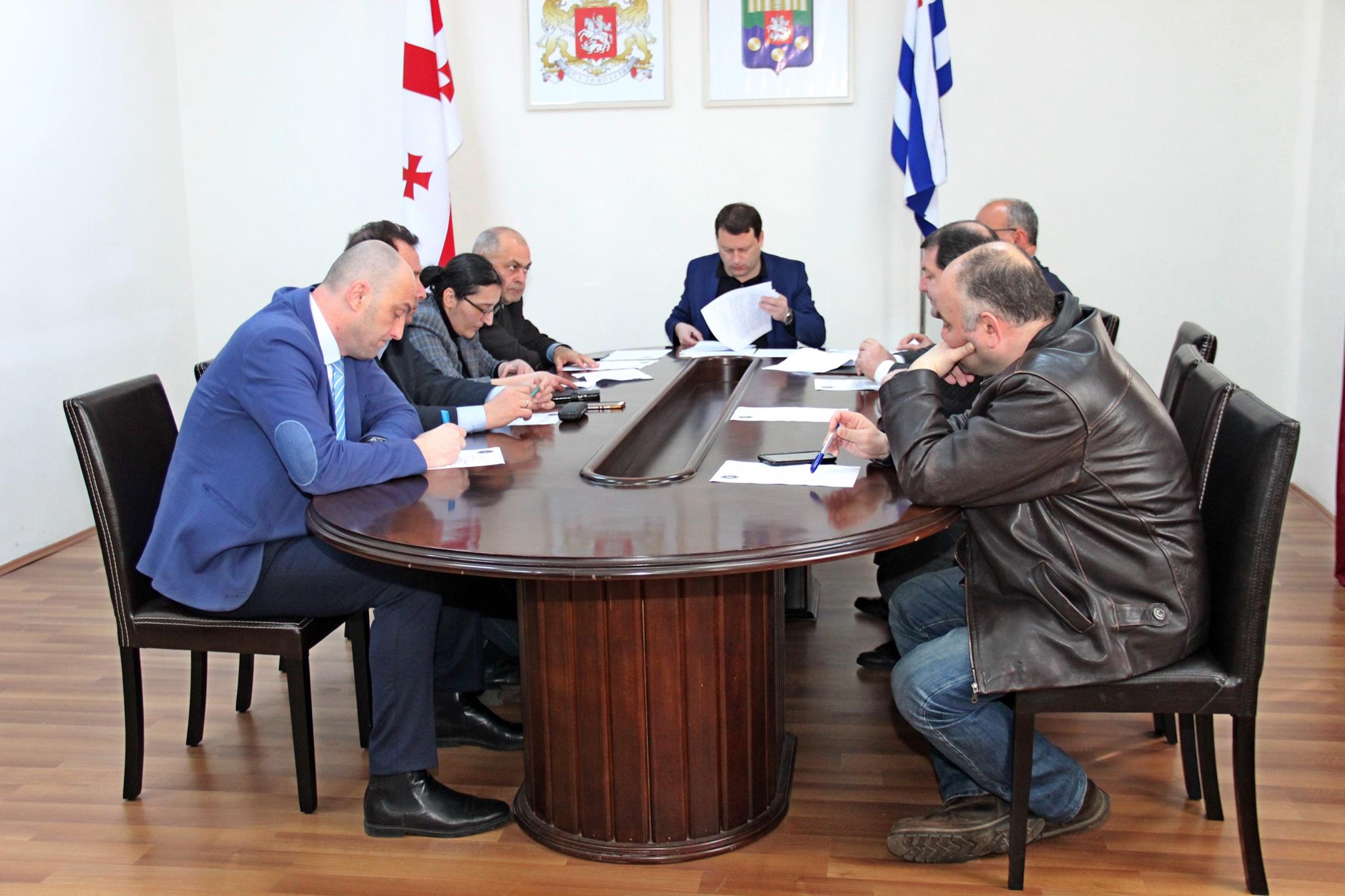 კომისიები საკანონმდებლო პაკეტს მხარს უჭერენ