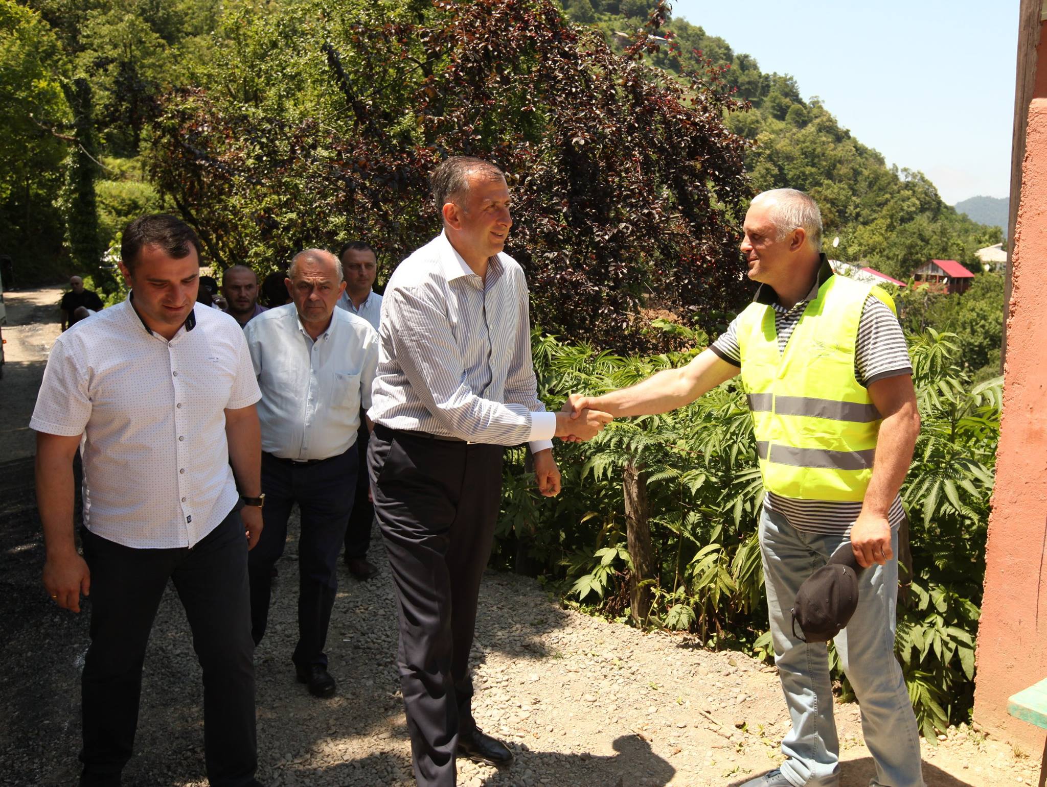 კირნათი-ჩხუტუნეთის გზის სარეაბილიტაციო სამუშაოები მალე დასრულდება        