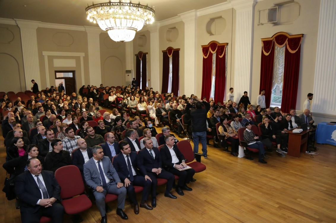 ბსუ-ს ეკონომიკისა და ბიზნესის ფაკულტეტი 25 წლისაა