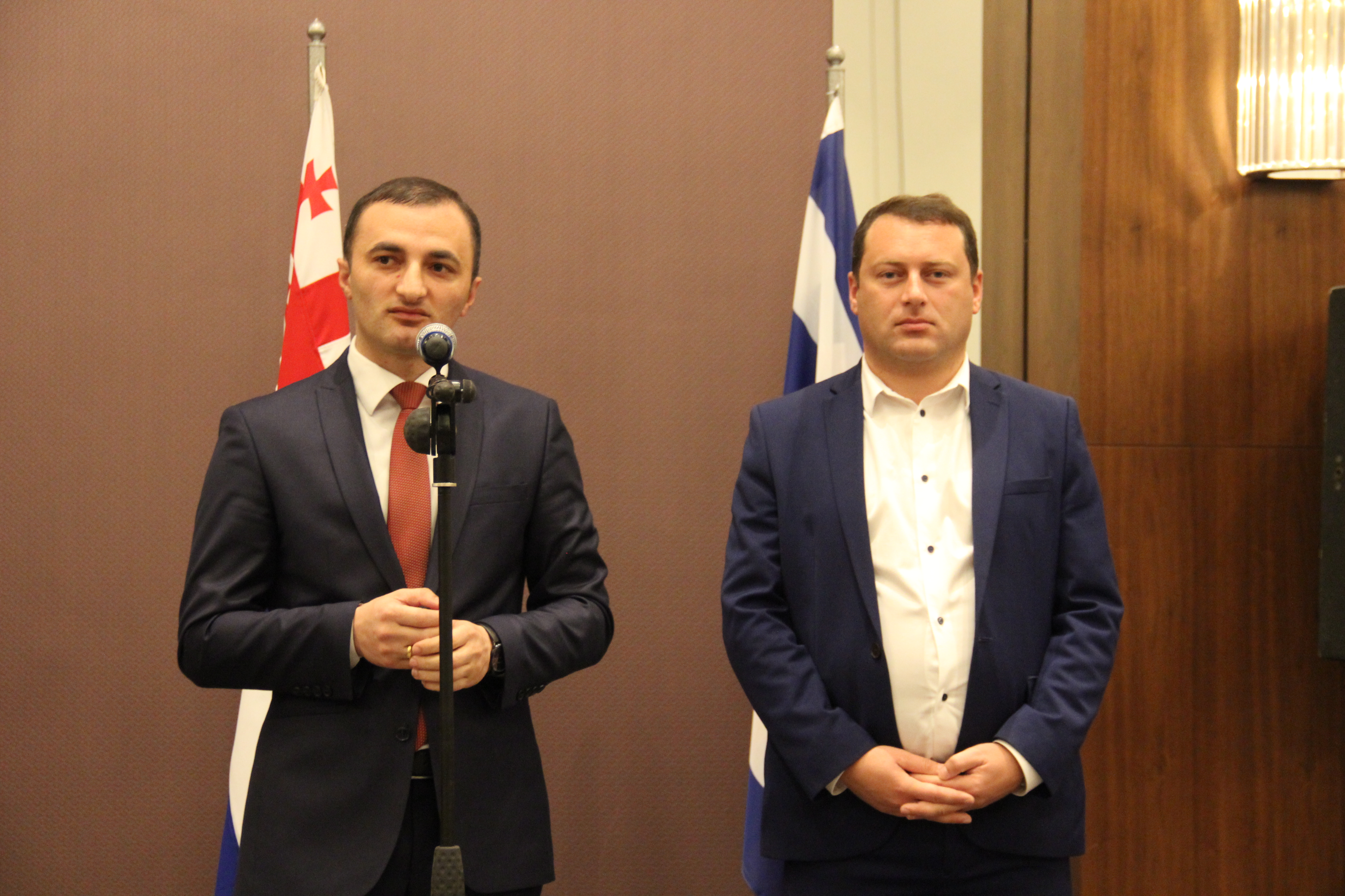 უფლებამოსილების სიმბოლური გადაცემა&nbsp;