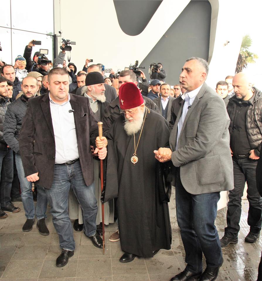 პატრიარქმა ტრაგედიის ადგილზე პარაკლისი აღავლინა