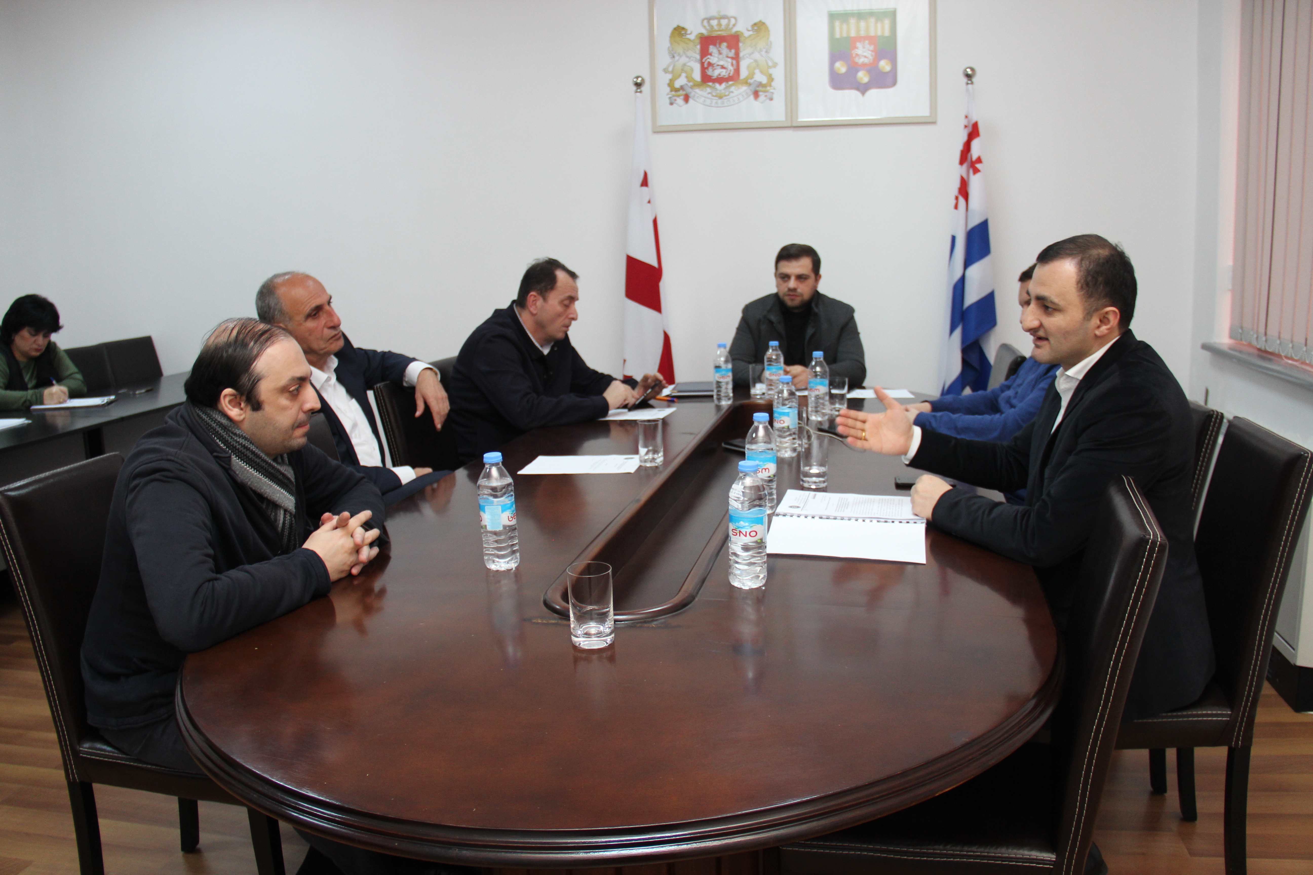 კომისია მხარს უჭერს პროექტის პირველი მოსმენით განხილვას