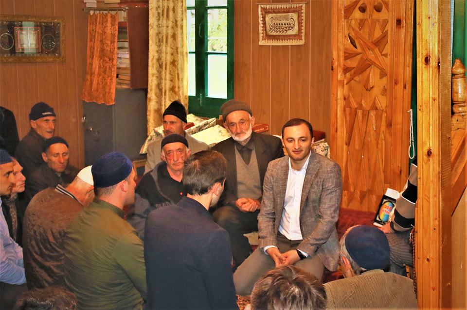 დავით გაბაიძემ მუსლიმ მრევლს რამაზან-ბაირამი ხიხაძირიდან მიულოცა