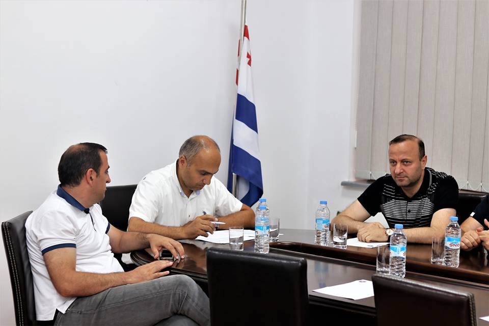 კომიტეტის დასკვნა ბიუროს წარედგინება