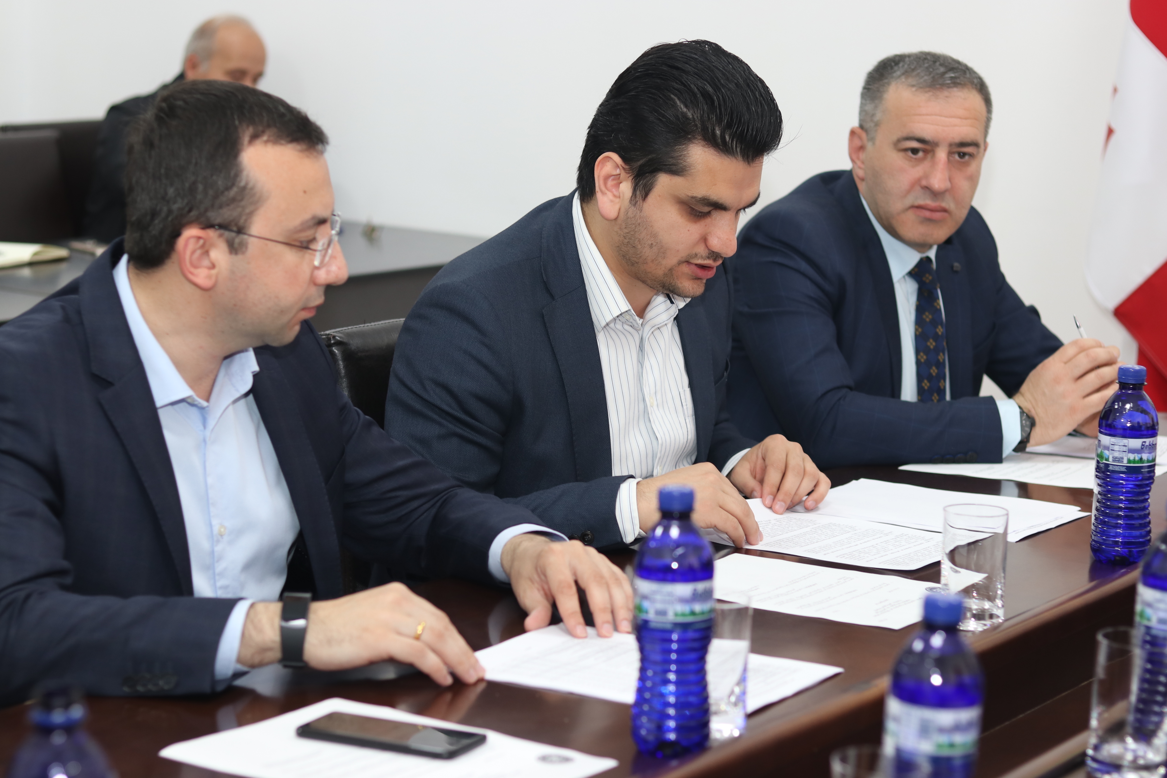 კანონმდებლებმა 2018 წლის ბიუჯეტის შესრულებაზე იმსჯელეს