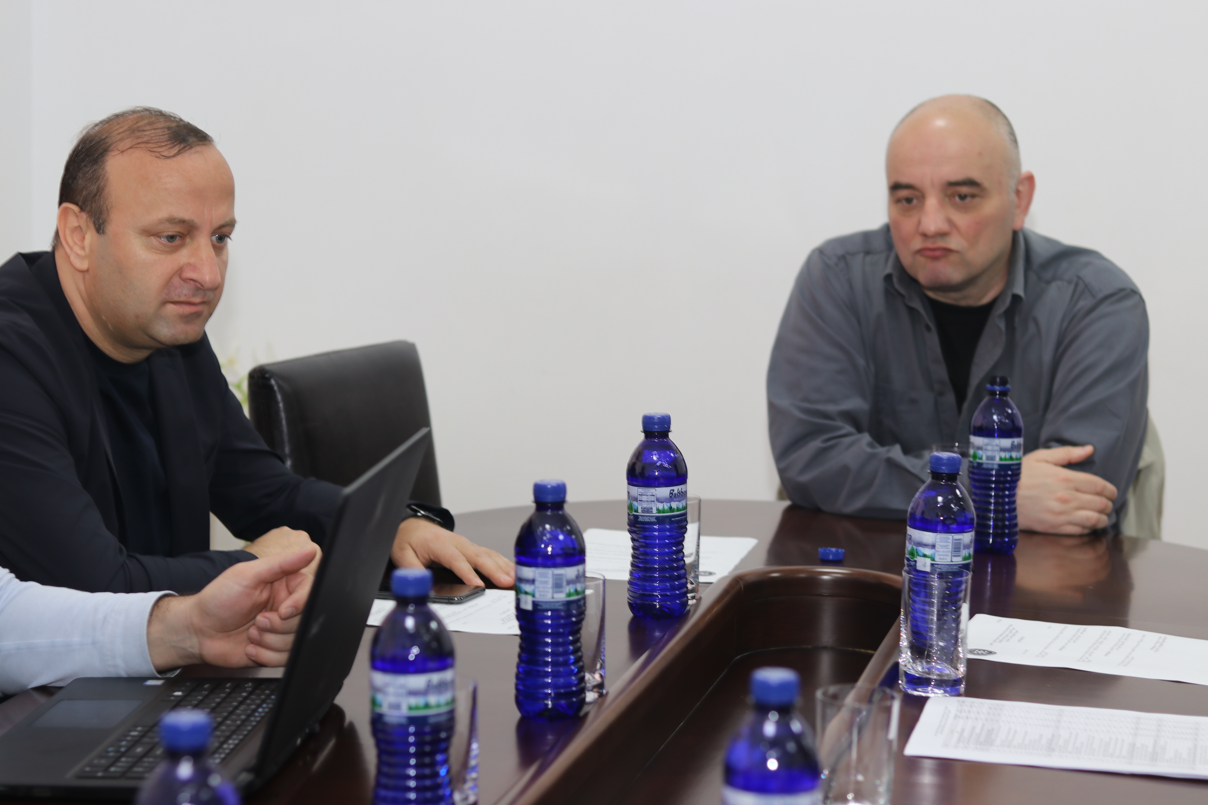 კანონმდებლებმა 2018 წლის ბიუჯეტის შესრულებაზე იმსჯელეს