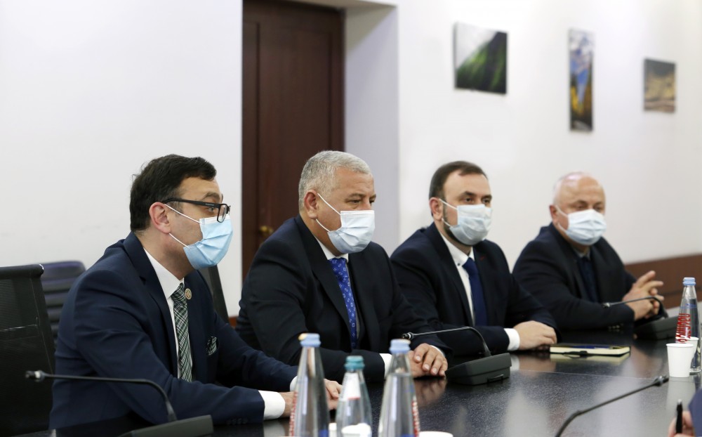 ტიტე აროშიძე და ფრიდონ ფუტკარაძე საქართველოს  გარემოს დაცვის და სოფლის მეურნეობის მინისტრს შეხვდნენ