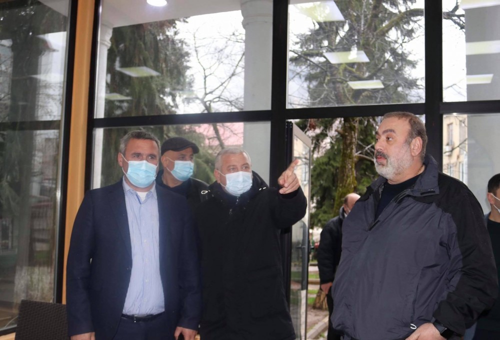 ფრიდონ ფუტკარაძე სამაჟორიტარო ოლქში მცხოვრებ ვეტერანებს შეხვდა