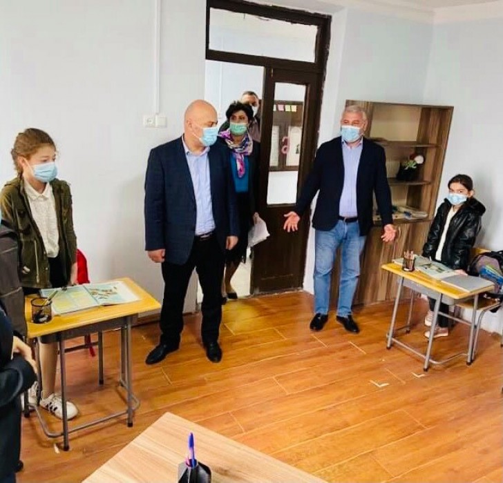 ხელვაჩაურის მუნიციპალიტეტში ხატვის კონკურსში მონაწილე მოსწავლეების დაჯილდოება გრძელდება