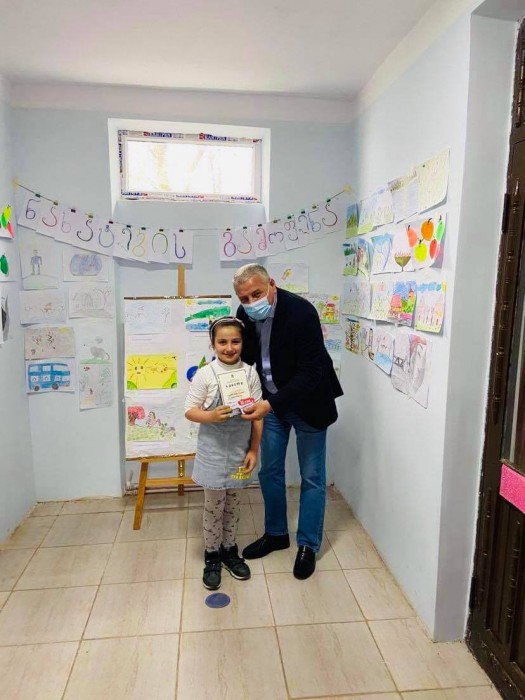 ხელვაჩაურის მუნიციპალიტეტში ხატვის კონკურსში მონაწილე მოსწავლეების დაჯილდოება გრძელდება