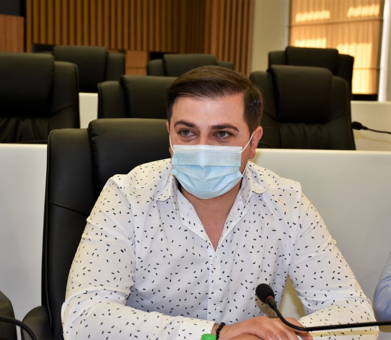 გაერთიანებულ სხდომაზე ორი მინისტრის ანგარიში მოისმინეს