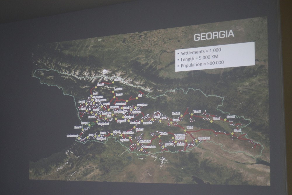 ცოტნე ანანიძე, კარლ ჰარცელთან ერთად,  ''ოუფენ ნეტის'' (Open Net)  წარმომადგენლებისა და ევროპის საინვესტიციო ბანკის (EIB) მონაწილეობით დაგეგმილ სამუშაო შეხვედრას დაესწრო