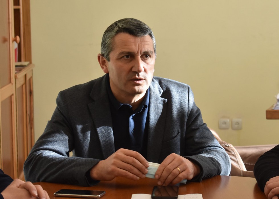 ფრიდონ ფუტკარაძე სამაჟორიტარო ოლქში უხვი ნალექის შედეგად შექმნილ ვითარებას ადგილზე გაეცნო