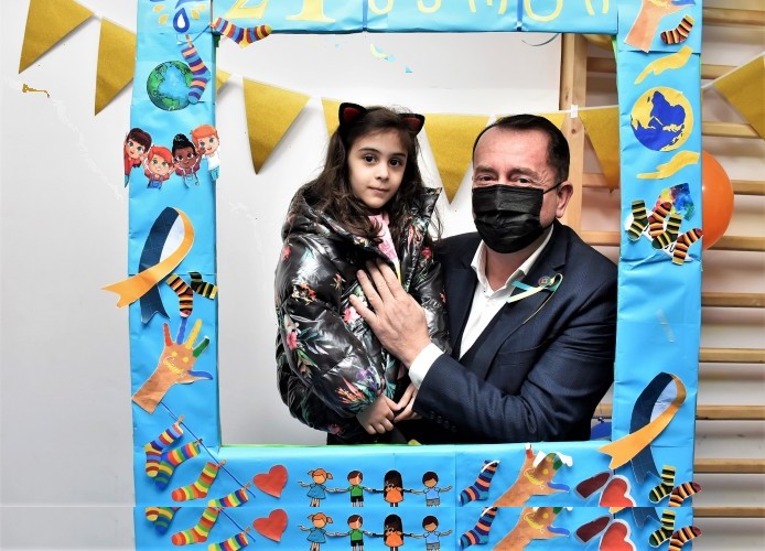 უმაღლესი საბჭოს წევრებმა დაუნის სინდრომის მსოფლიო დღე სარეაბილიტაციო ცენტრის ბენეფიციარებს მიულოცეს