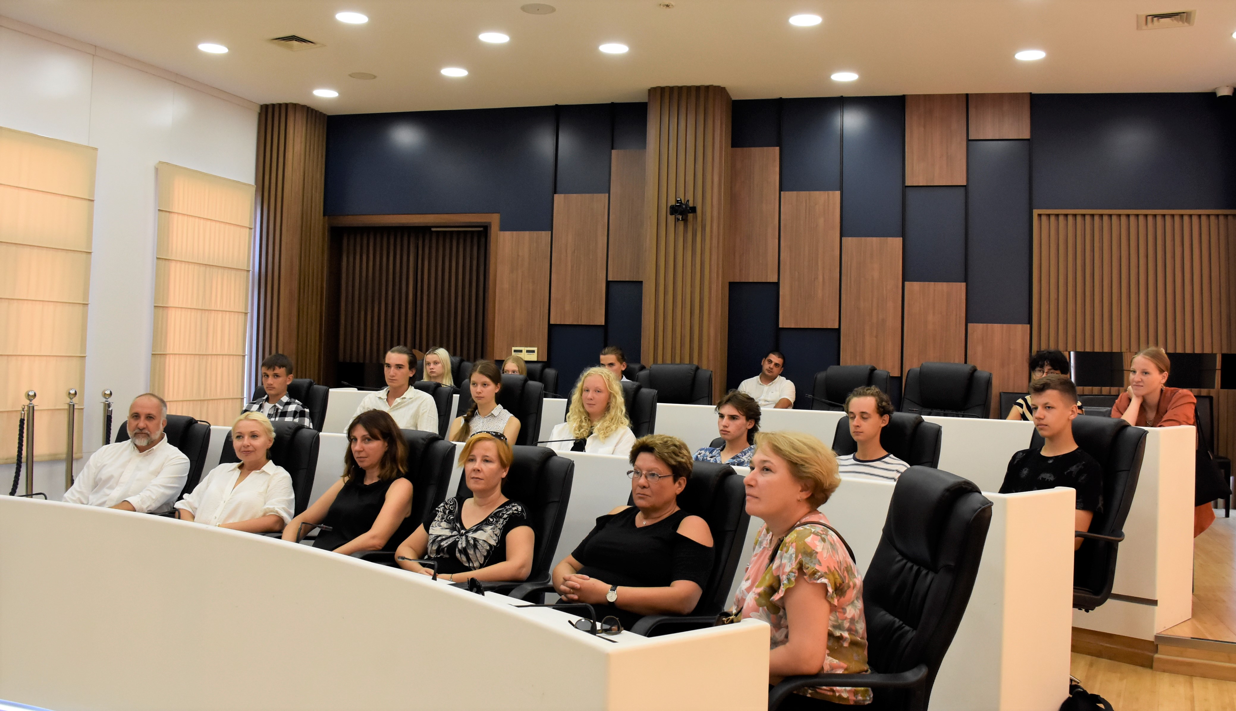 აჭარის უმაღლეს საბჭოში პოლონელ ახალგაზრდებს უმასპინძლეს