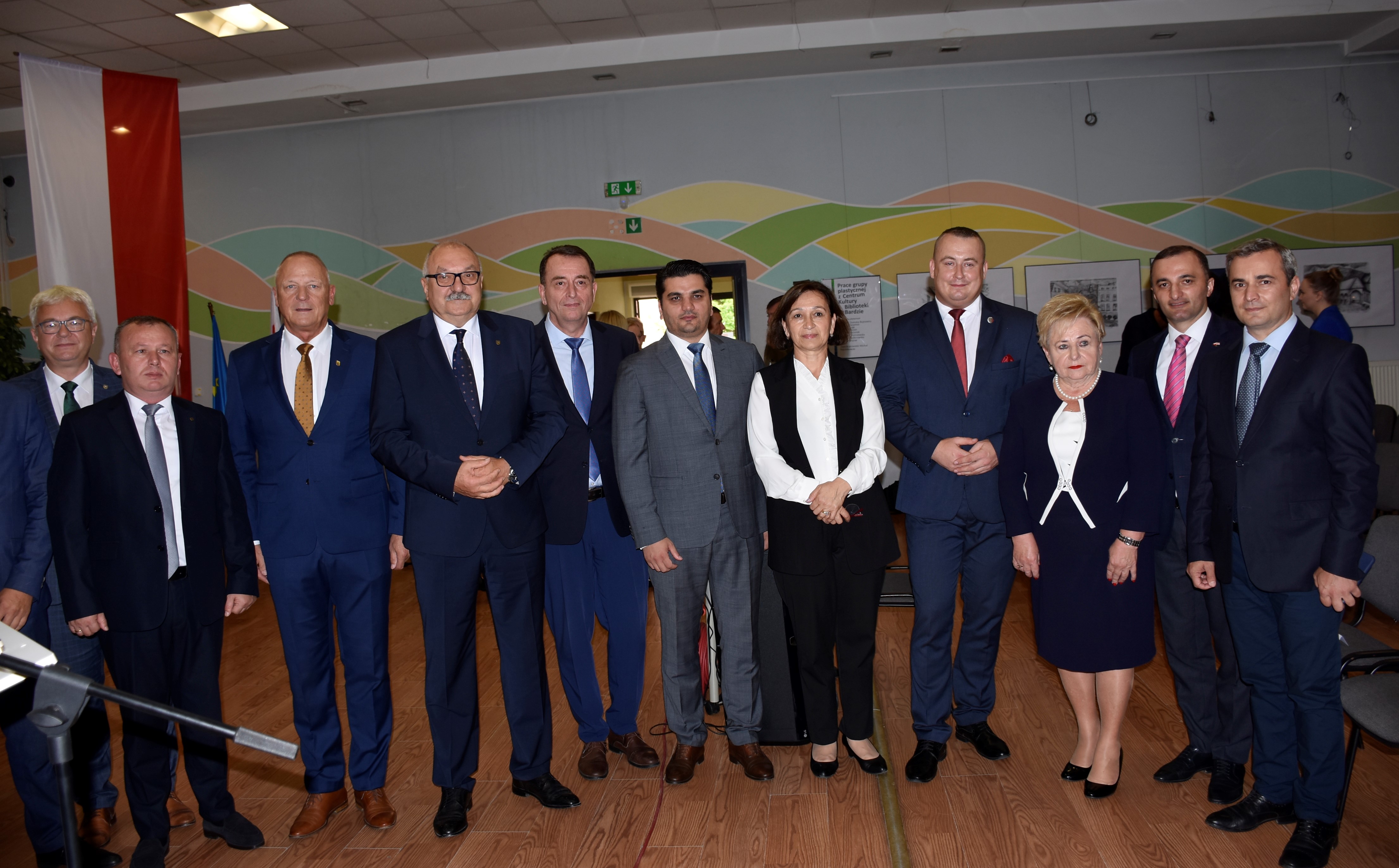 აჭარის დელეგაციის პოლონეთში ვიზიტის ფარგლებში ქედის მუნიციპალიტეტსა და  ქალაქ ბარდოს კომუნას შორის პარტნიორული თანამშრომლობის შესახებ შეთანხმება გაფორმდა