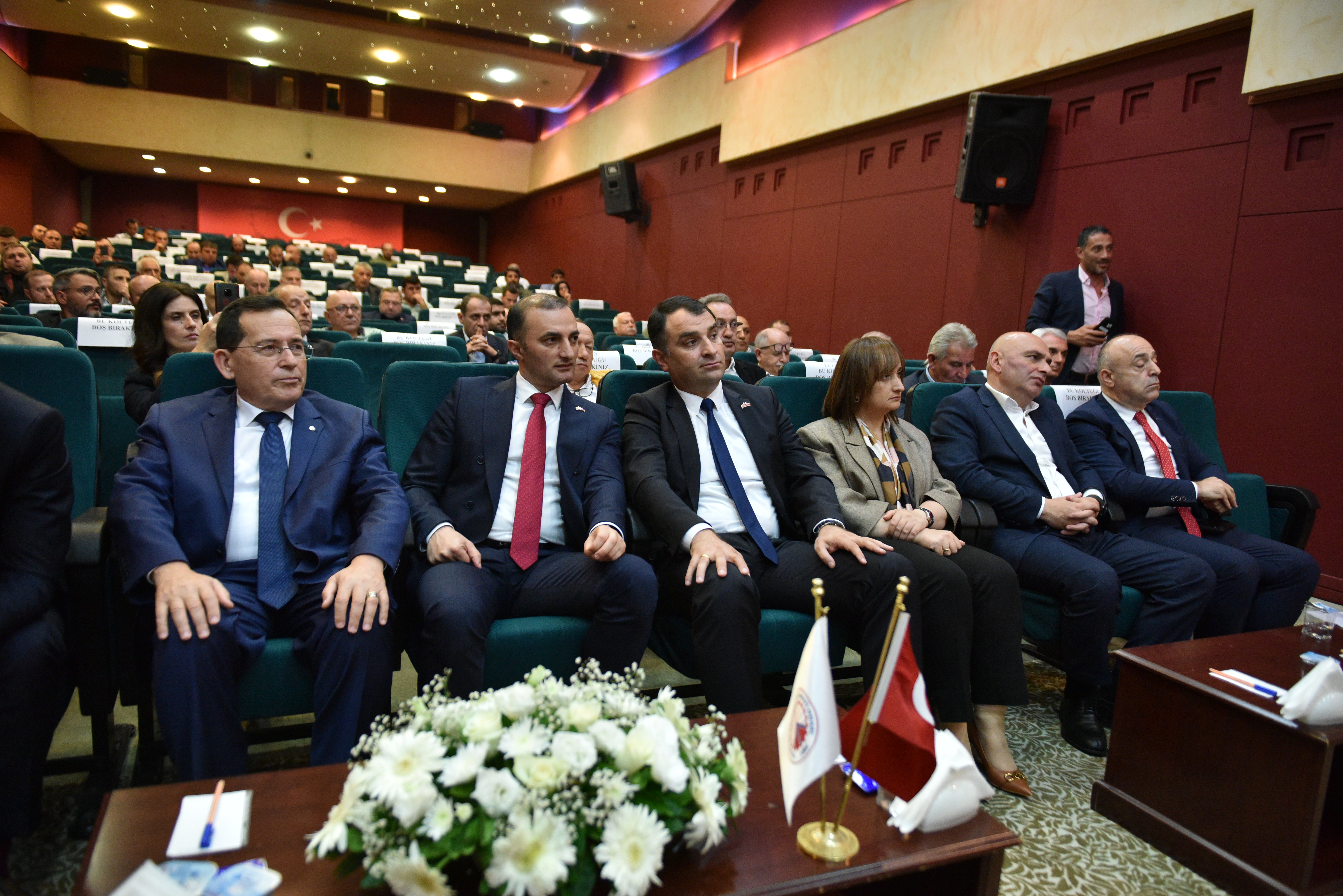 აჭარის უმაღლესი საბჭოს თავმჯდომარე დავით გაბაიძე ქალაქ ტრაპიზონში ბიზნესფორუმის გახსნას დაესწრო