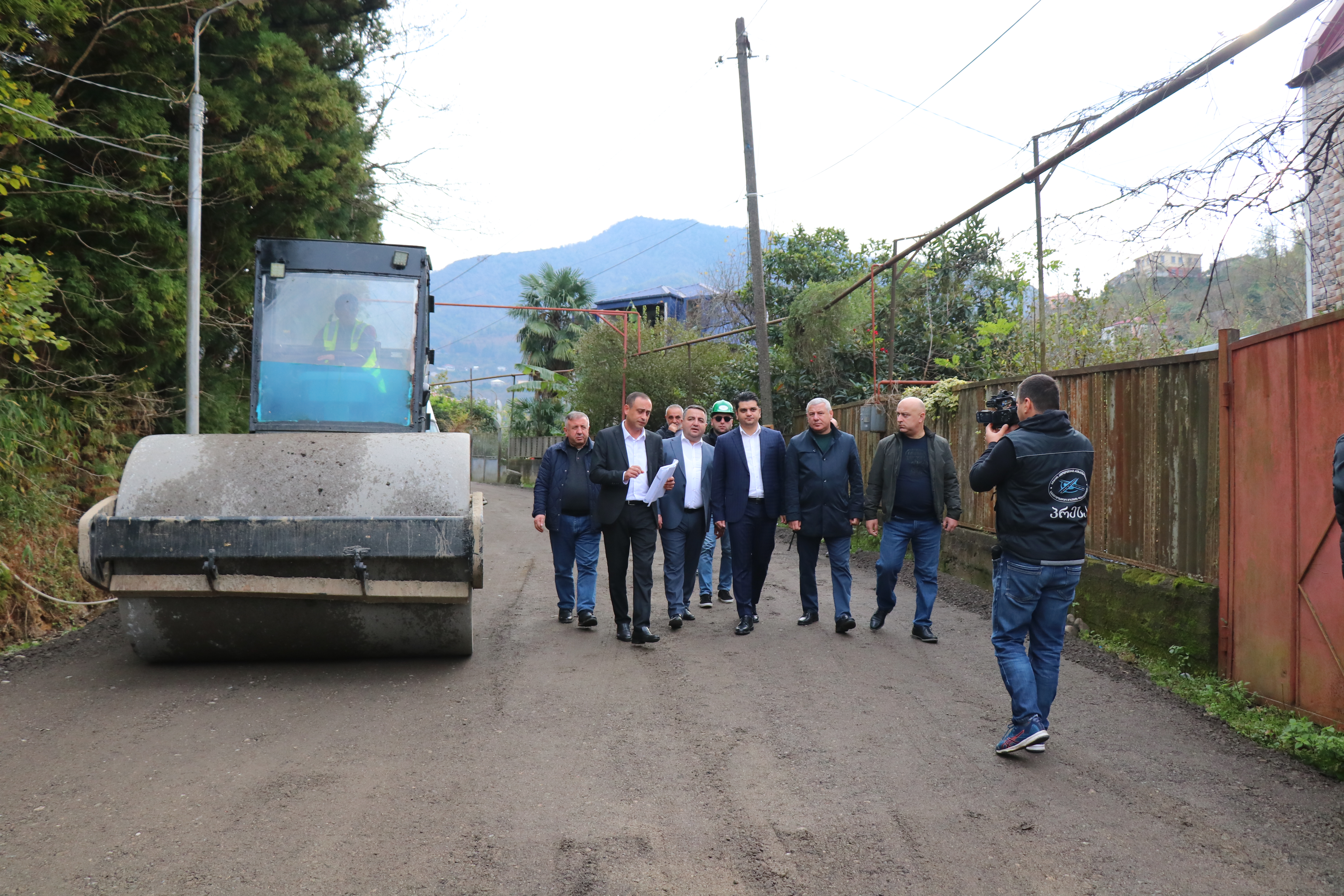 ფრიდონ ფუტკარაძე გოროდოკი-ახალშენი-ზედა წინსვლის გზის სარეაბილიტაციო სამუშაოებს გაეცნო