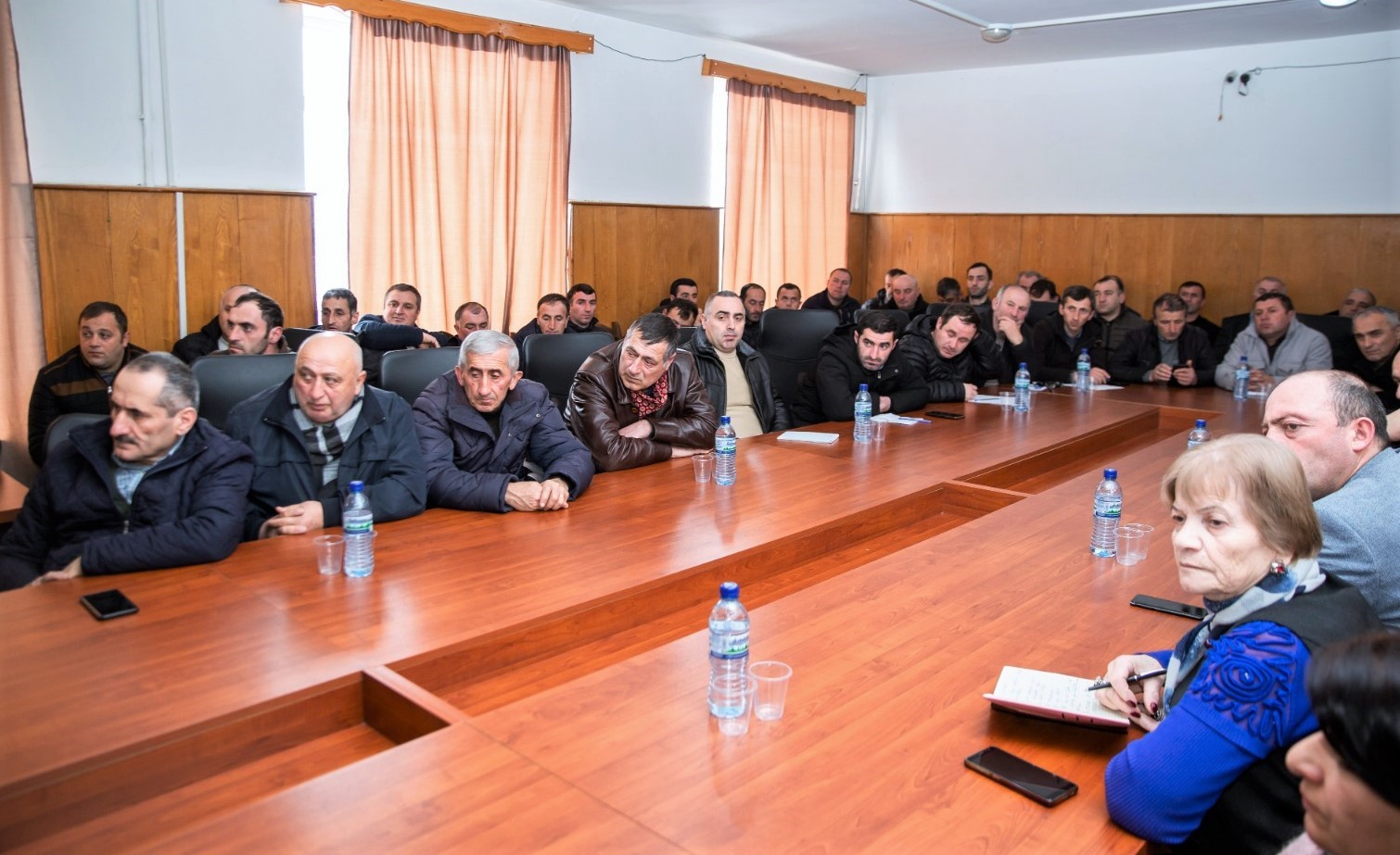 ფრიდონ ფუტკარაძე ხულოსა და შუახევში ამაგების წევრებთან გამართულ შეხვედრას დაესწრო