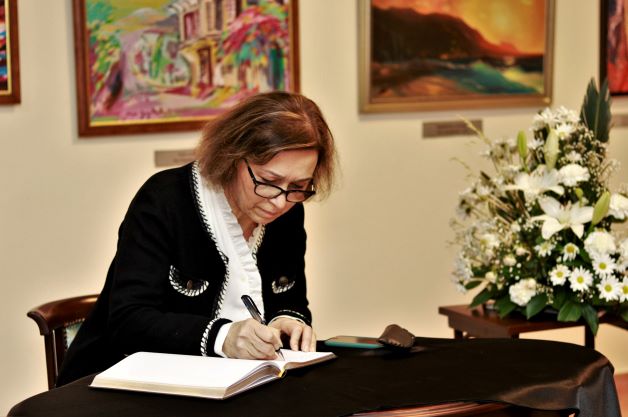 უმაღლესი საბჭოს წევრებმა თურქეთის გენერალურ საკონსულოში გახსნილ სამძიმრის წიგნში ჩანაწერი დატოვეს