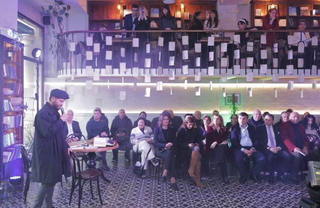  აჭარის უმაღლესი საბჭოს წევრები სალონურ ლიტერატურულ საღამოს დაეწრნენ