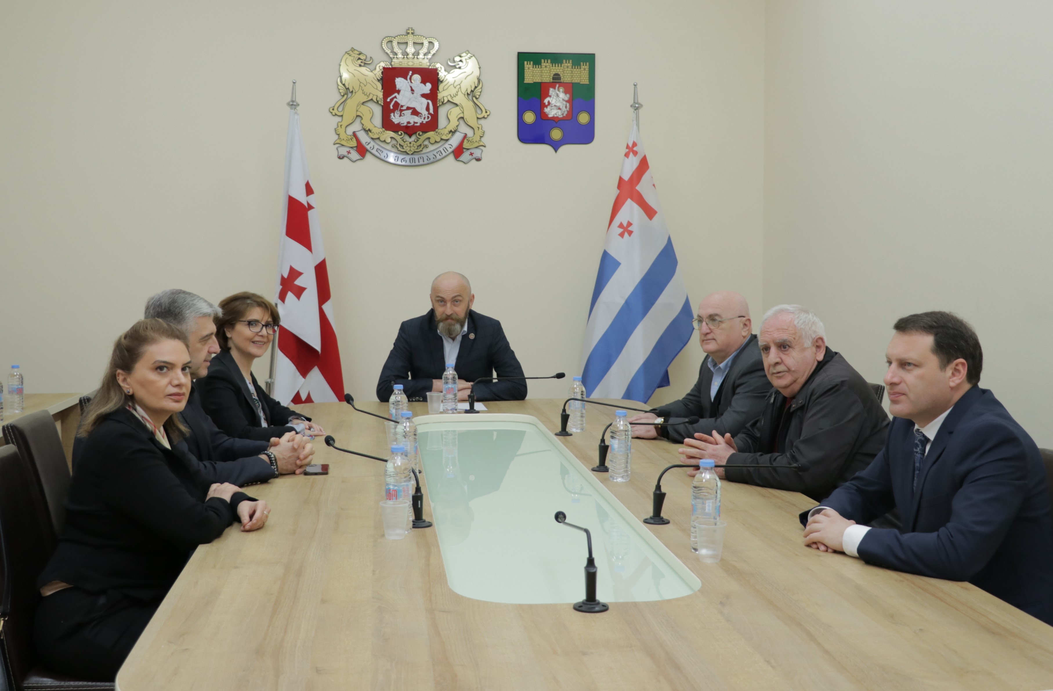 აჭარის უმაღლეს საბჭოში პარლამენტის კულტურის კომიტეტის თავმჯდომარეს  უმასპინძლეს