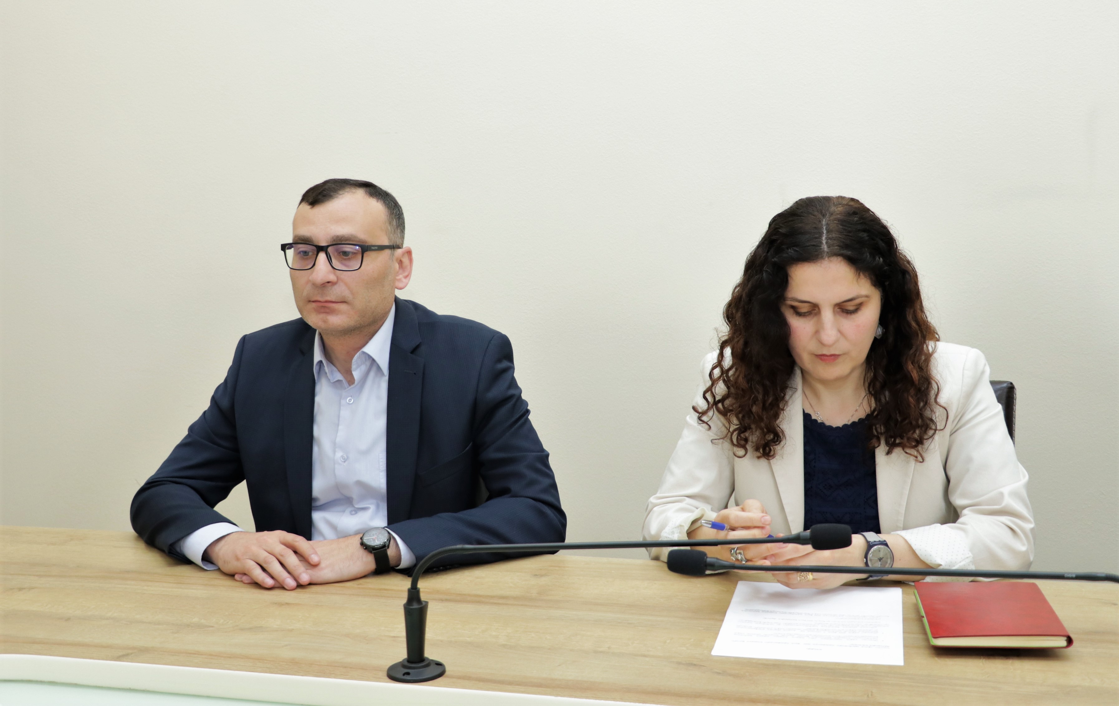 ბიუროს სხდომა