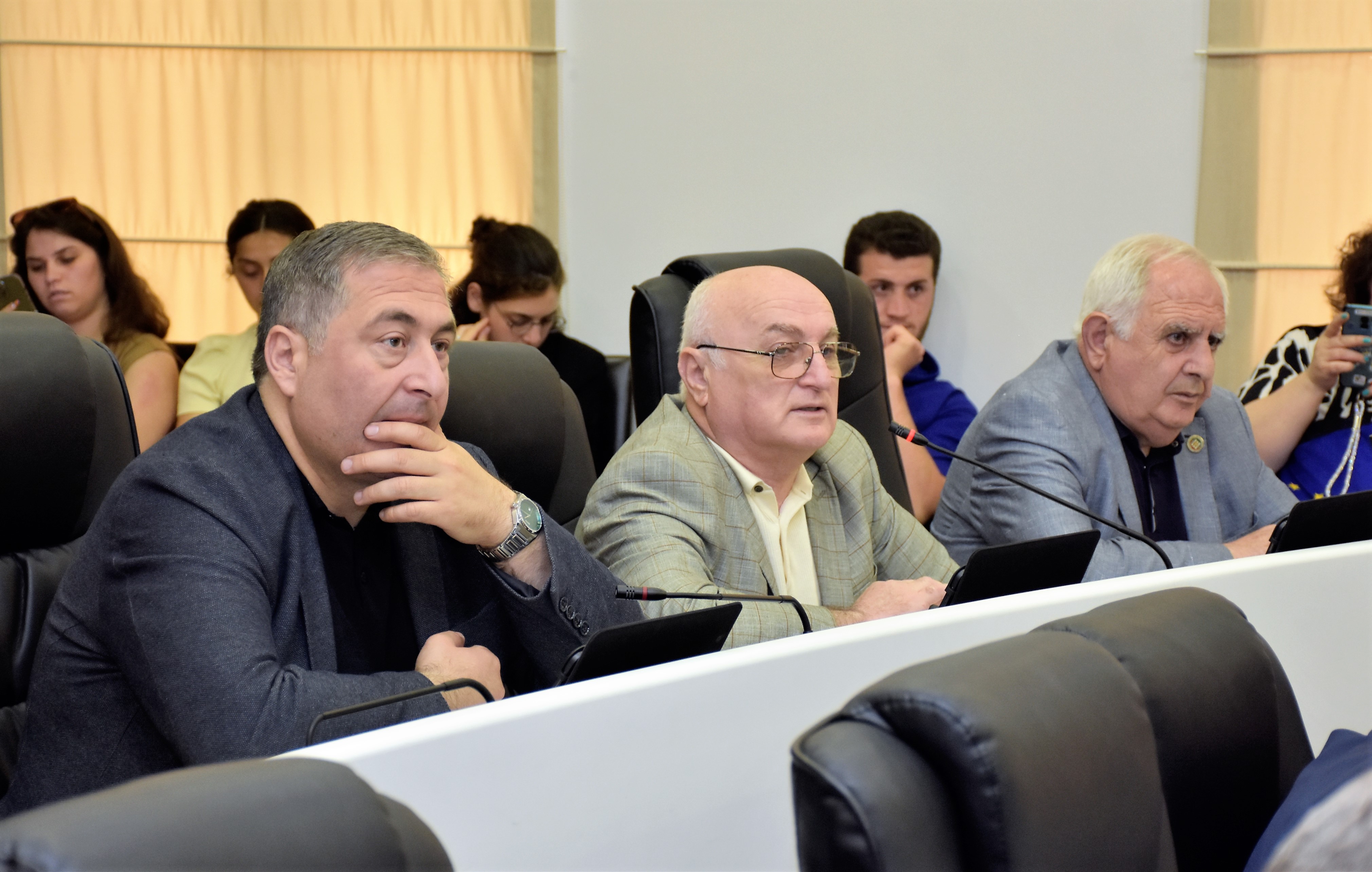 რიგგარეშე&nbsp; სხდომაზე აჭარის ჯანდაცვის მინისტრის ანგარიში მოისმინეს