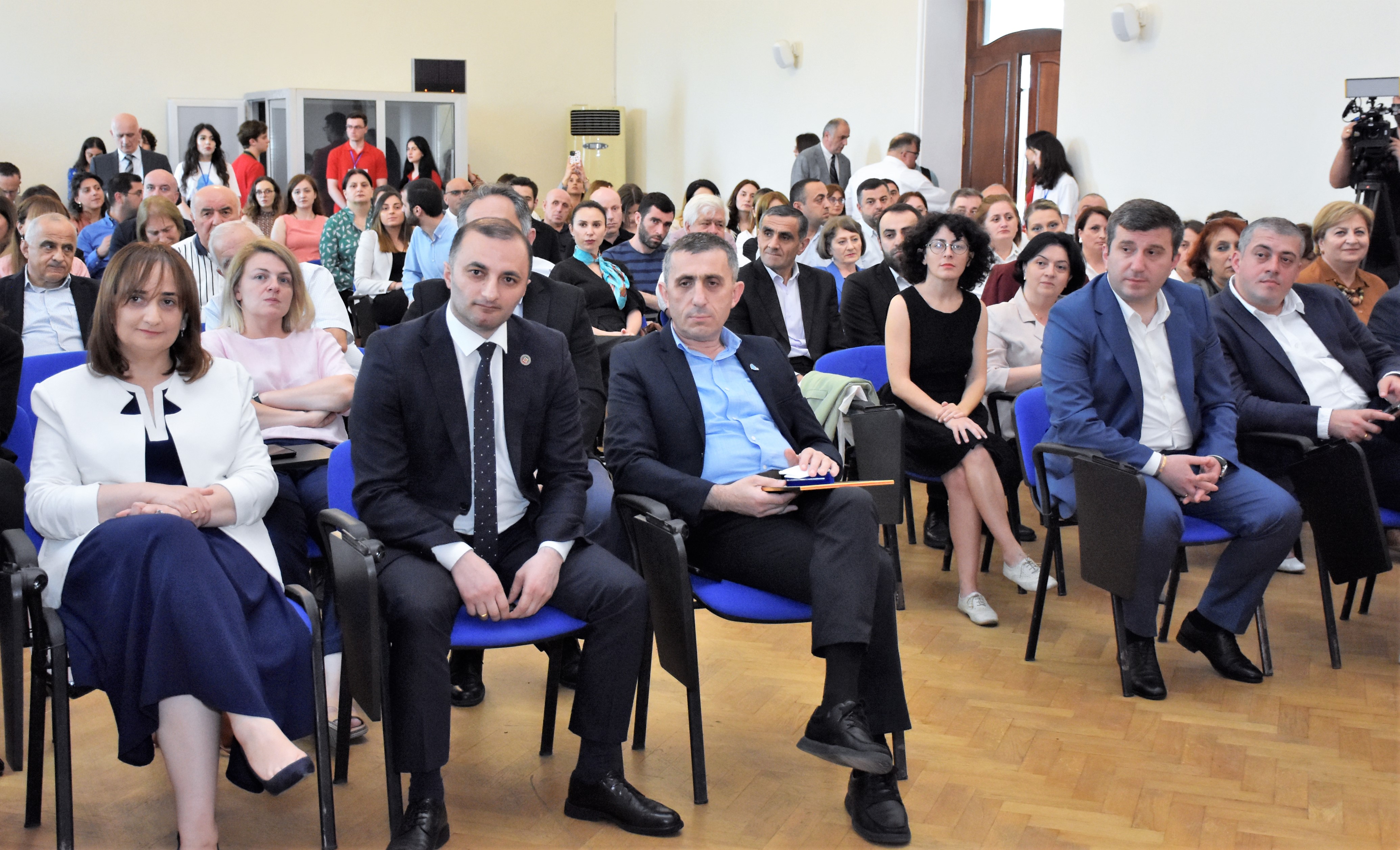 უმაღლესი საბჭოს წევრები ბსუ-ს იურიდიული ფაკულტეტის 30 წლის იუბილეზე