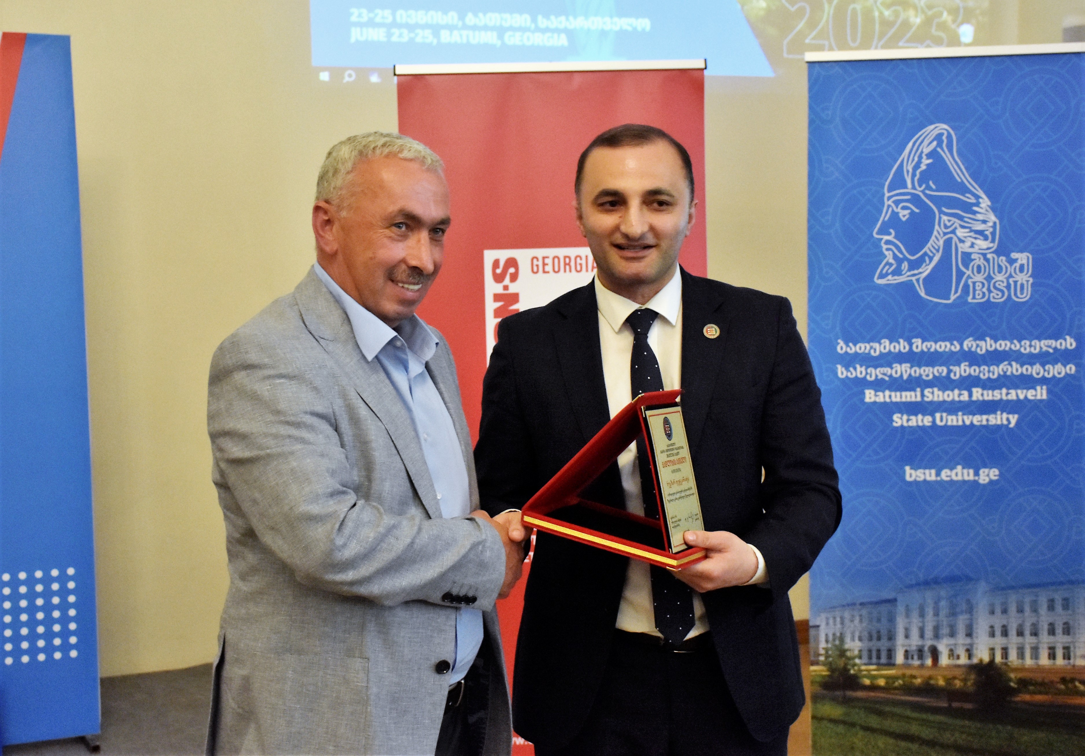 უმაღლესი საბჭოს წევრები ბსუ-ს იურიდიული ფაკულტეტის 30 წლის იუბილეზე