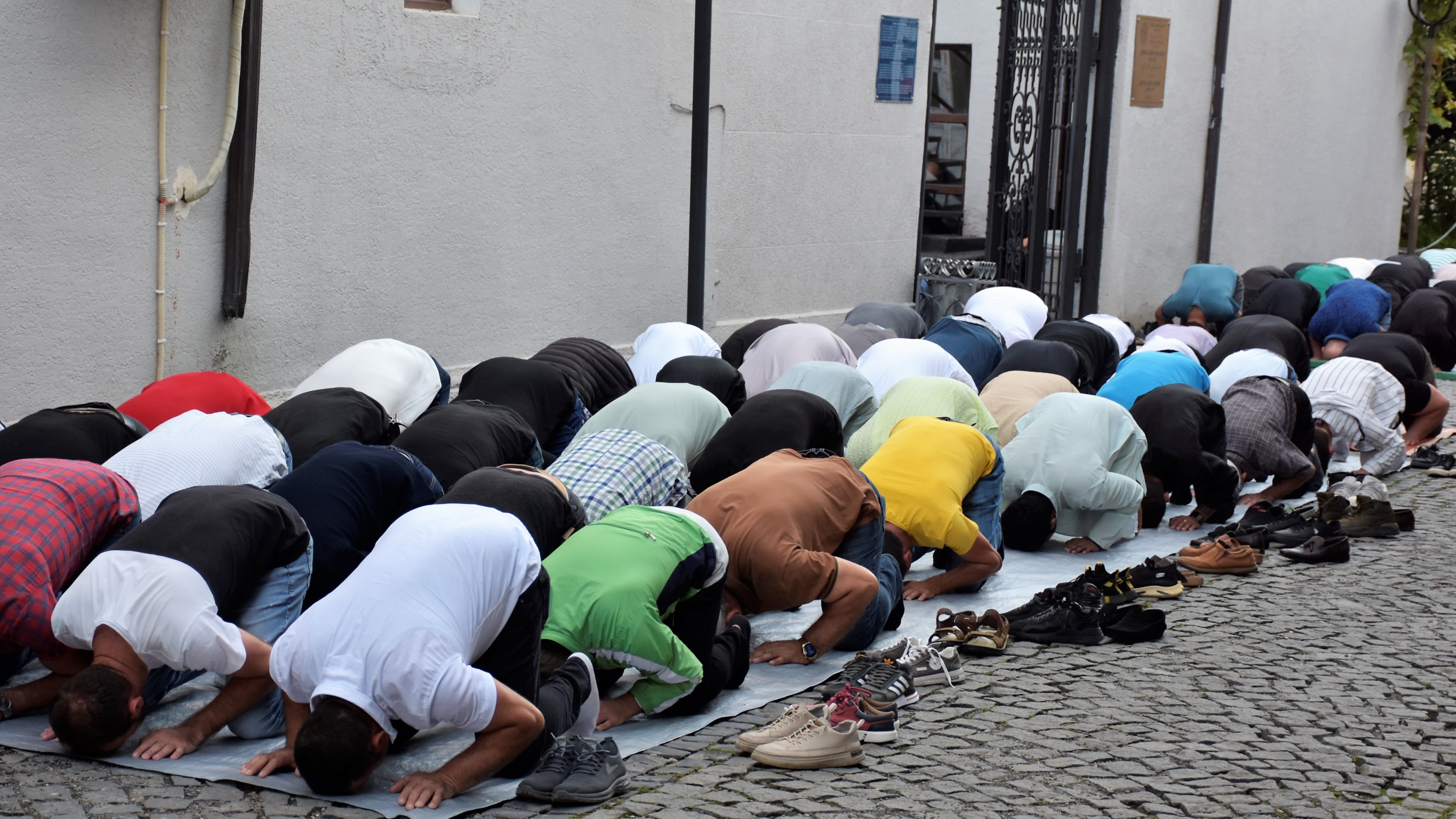 დავით გაბაიძემ მუსლიმ მრევლს ყურბან-ბაირამი მიულოცა