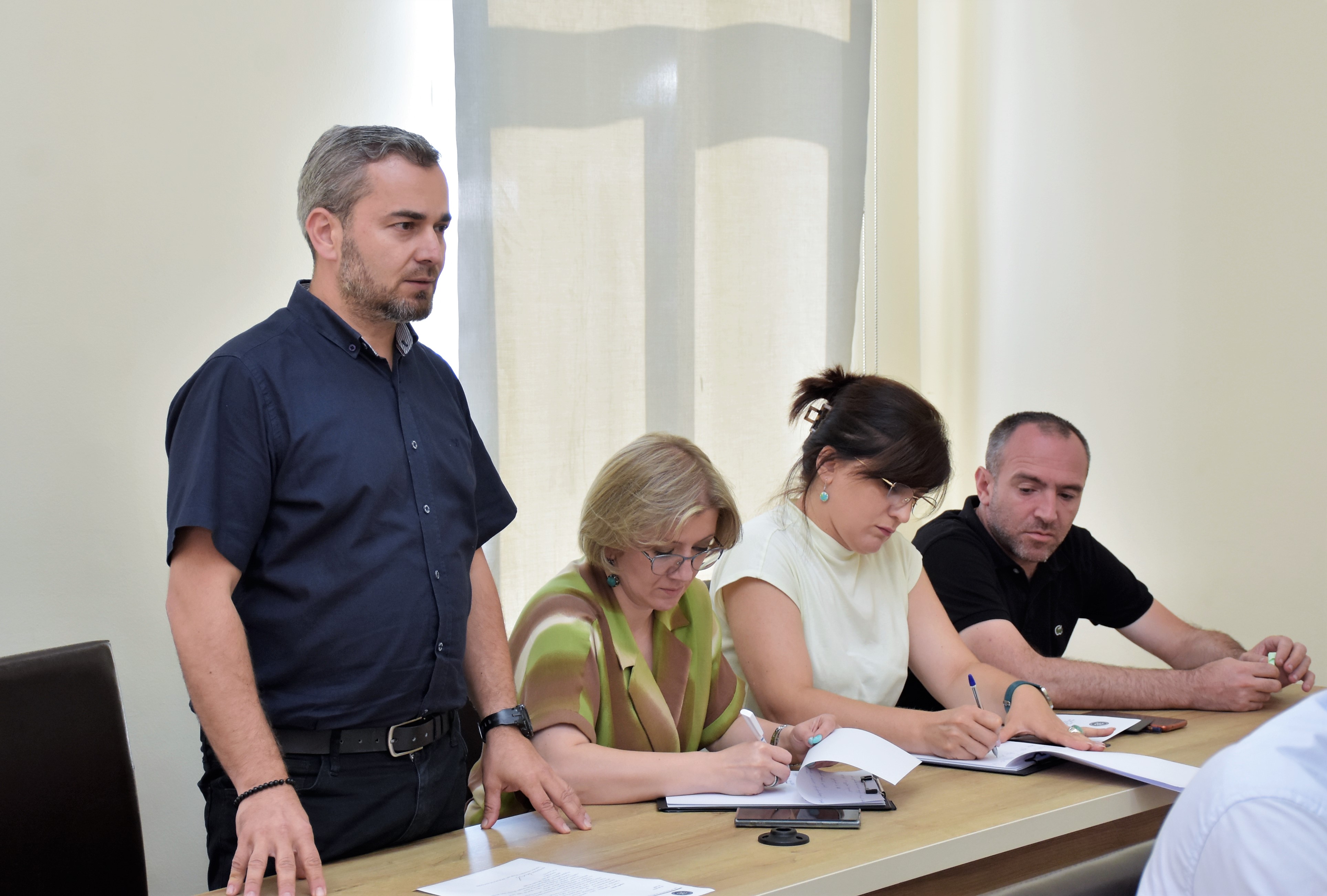 ბიუროს სხდომა