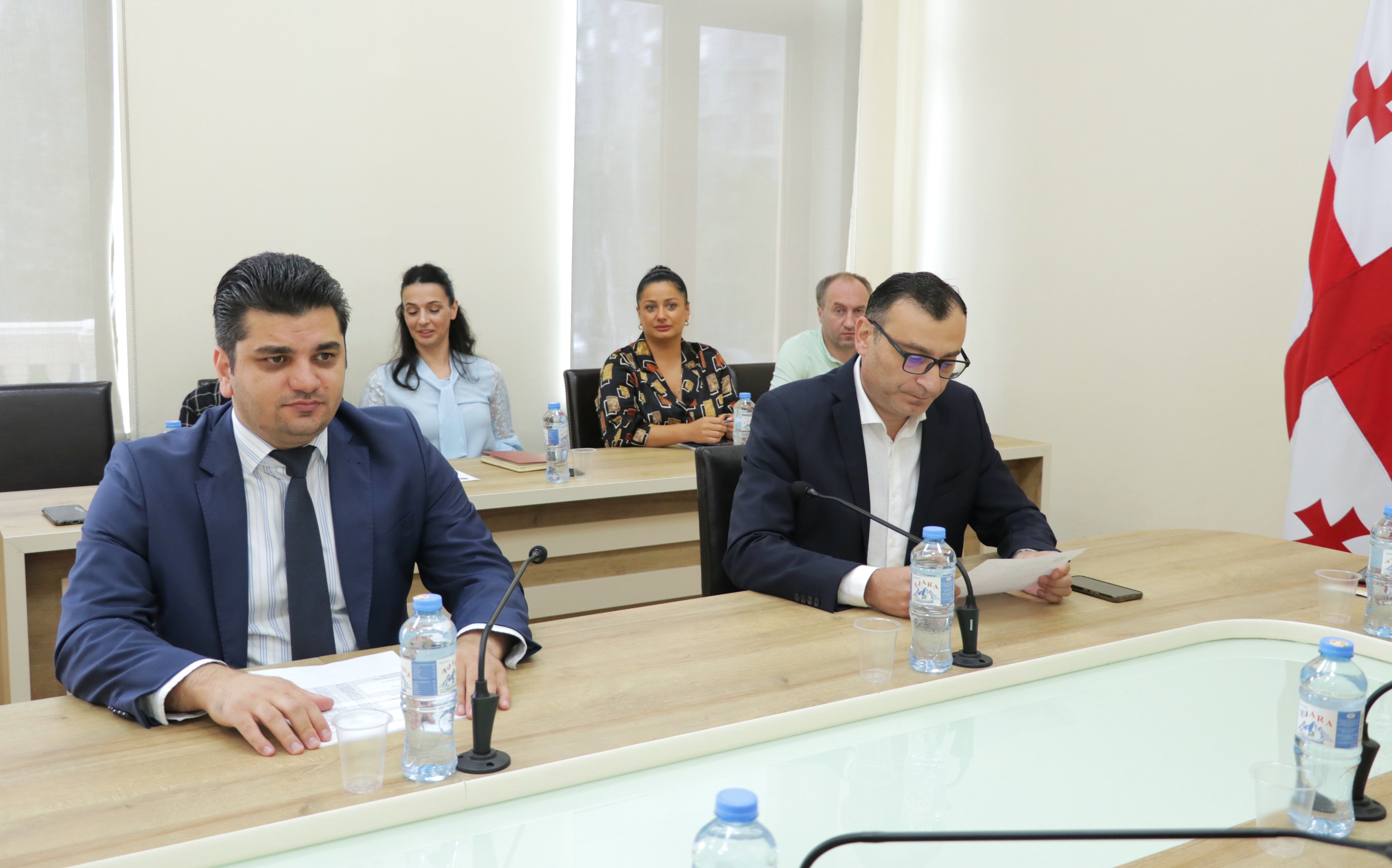 2023 წლის რესპუბლიკური ბიუჯეტის ორი კვარტლის შესრულების მიმოხილვა ბიუროს წარედგინება