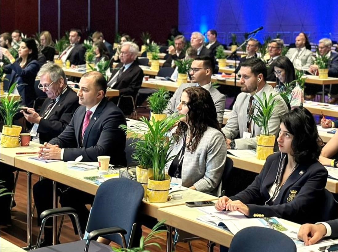 აჭარის უმაღლესი საბჭოს თავმჯდომარე - დავით გაბაიძე, დელეგაციის წევრებთან ერთად, ზალცბურგის მე-19 ევროპულ სამიტში მონაწილეობს