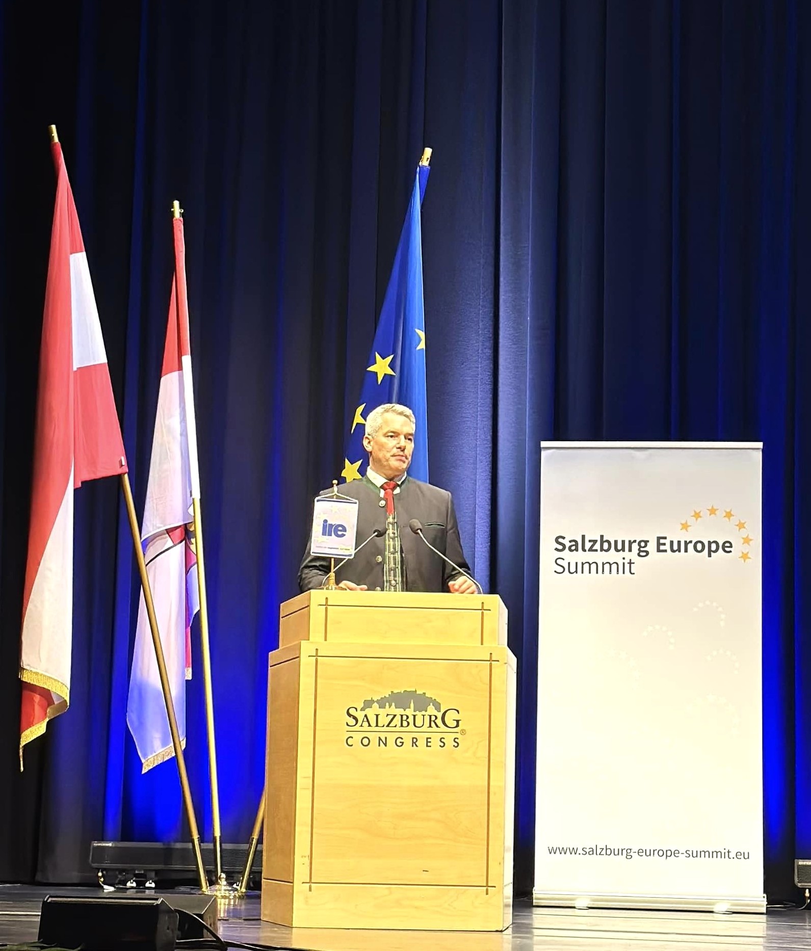 აჭარის უმაღლესი საბჭოს თავმჯდომარე - დავით გაბაიძე, დელეგაციის წევრებთან ერთად, ზალცბურგის მე-19 ევროპულ სამიტში მონაწილეობს