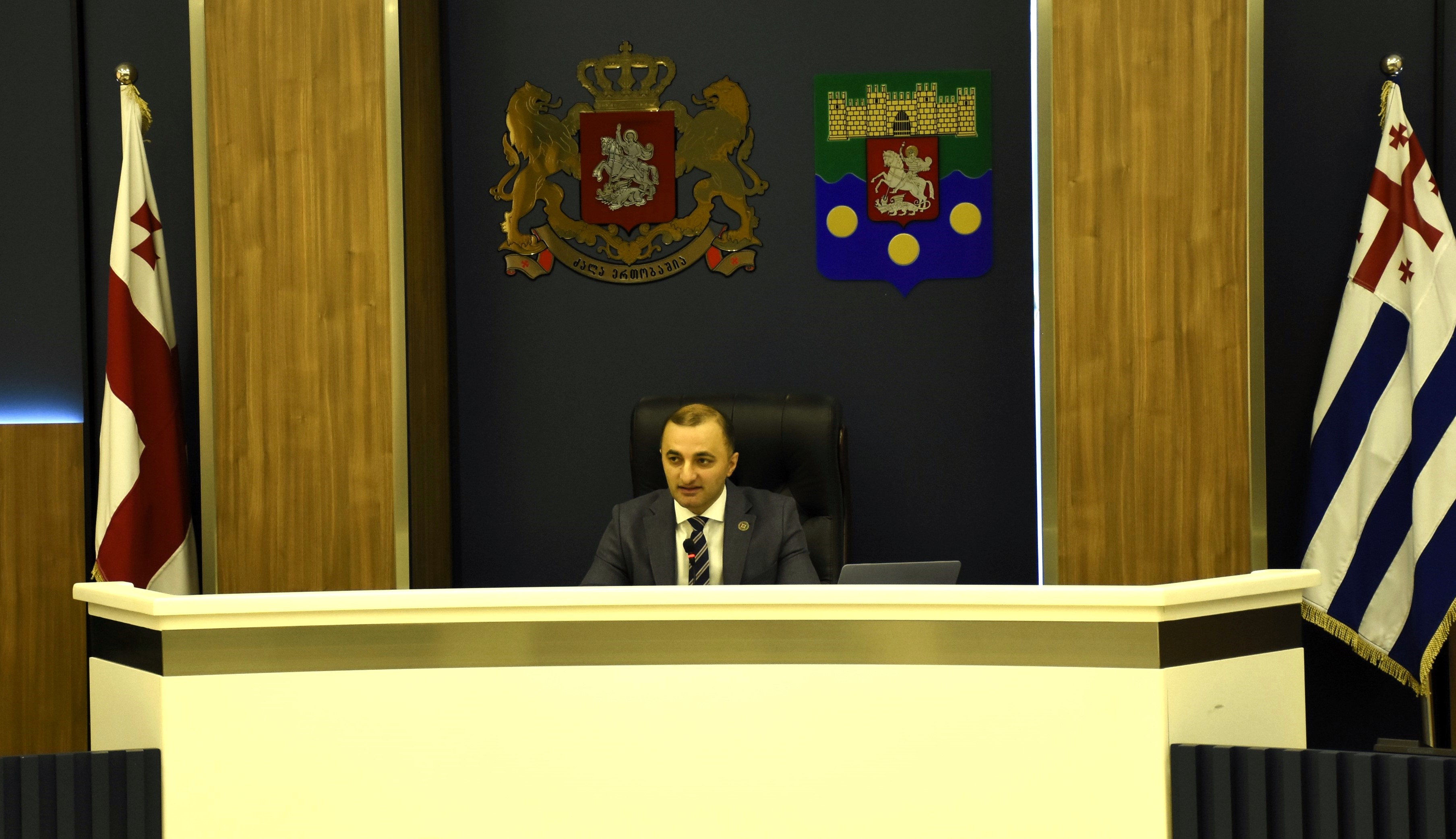 &nbsp;აჭარის უმაღლესმა საბჭომ, საქართველოს პარლამენტში წარსადგენად, გიორგი კოხრეიძისა და თამილა დოლიძის კანდიდატურები შეარჩია