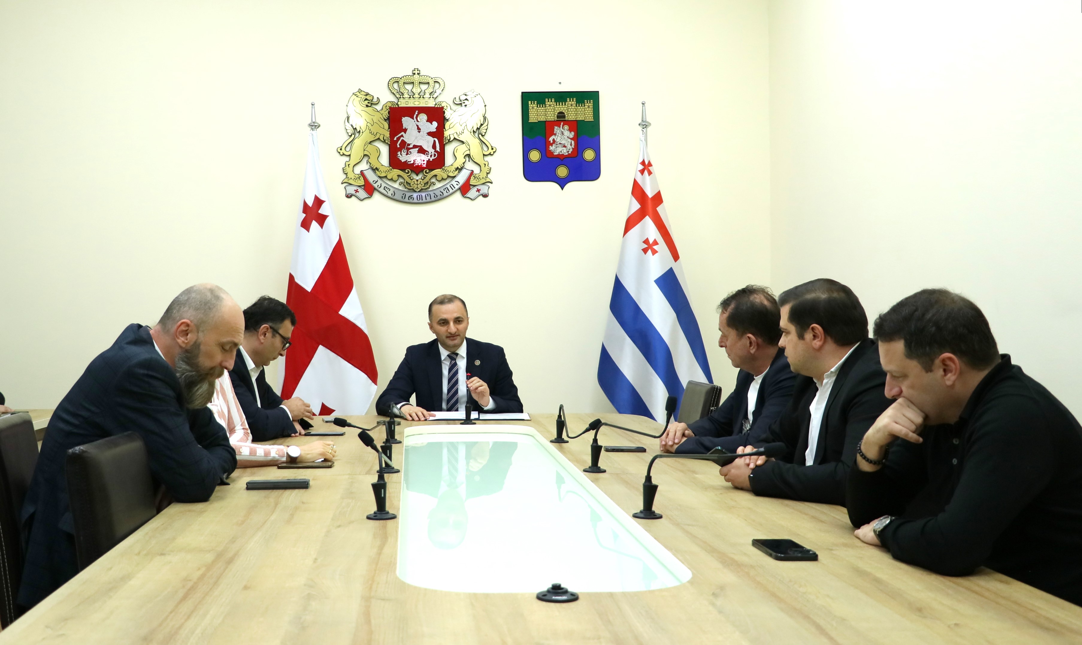 ბიუროს სხდომა