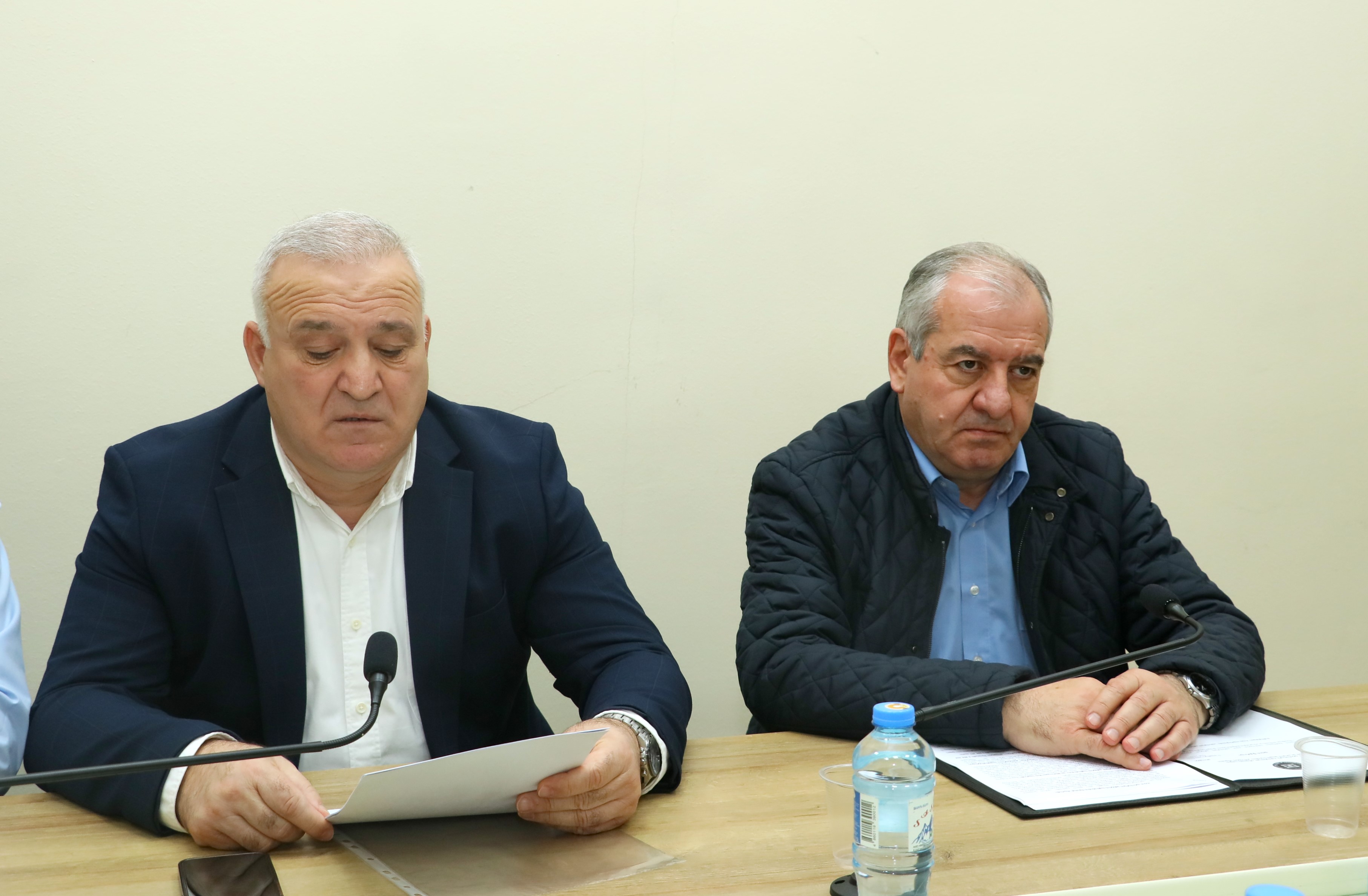 &nbsp;&nbsp;აგრარულ და გარემოს დაცვის საკითხთა კომიტეტმა ,,აგროსერვის ცენტრის“ ხელმძღვანელის ინფორმაცია ცნობად მიიღო