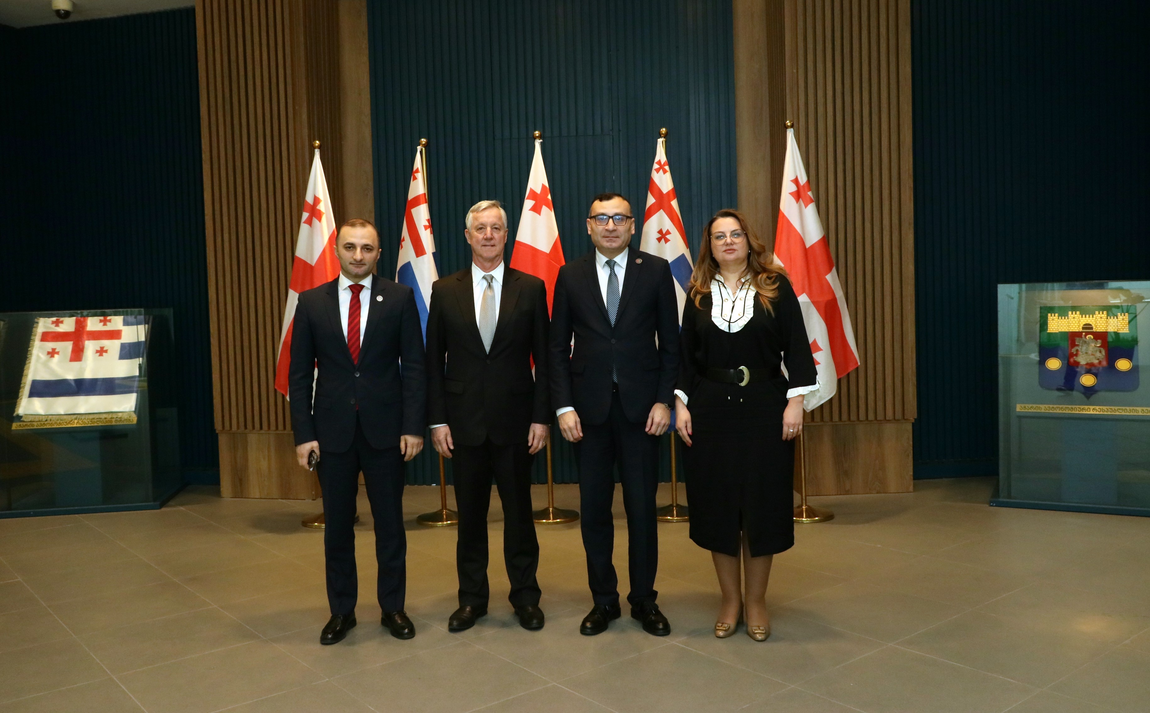 დავით გაბაიძე და ტიტე აროშიძე საარჩევნო სისტემების საერთაშორისო ფონდის (IFES) წარმომადგენლებს შეხვდნენ